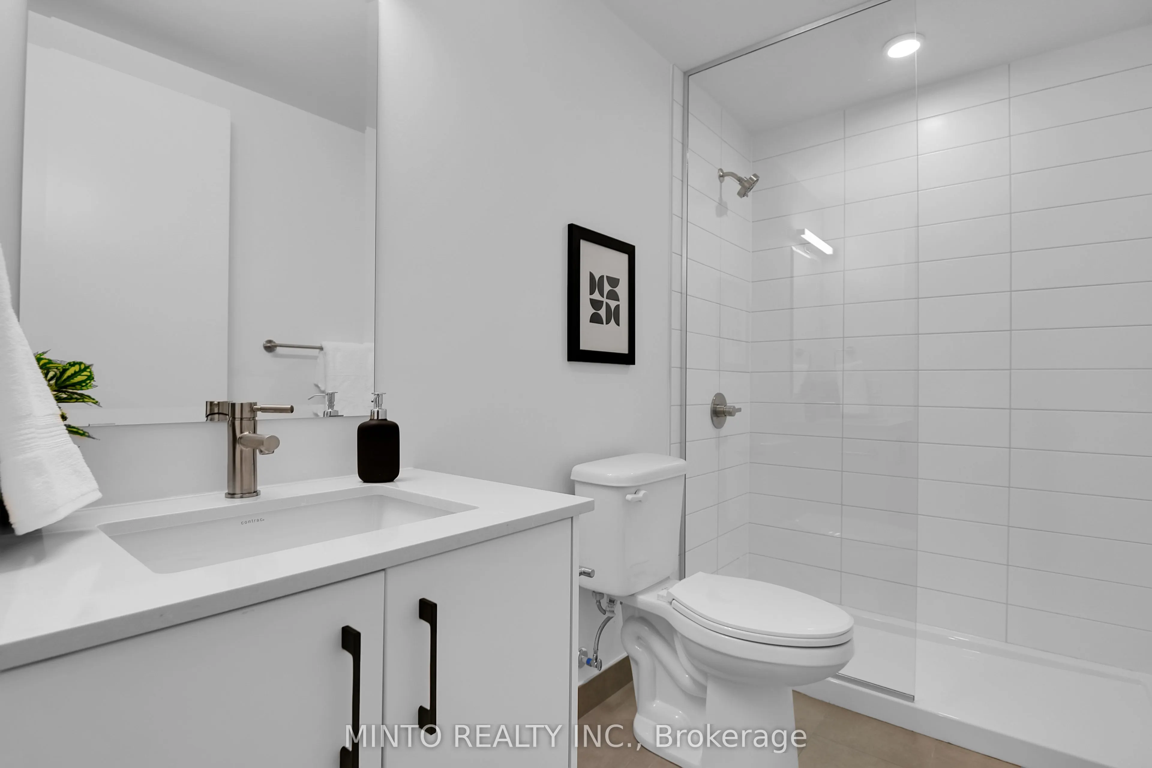 88 Beechwood Avenue, #301