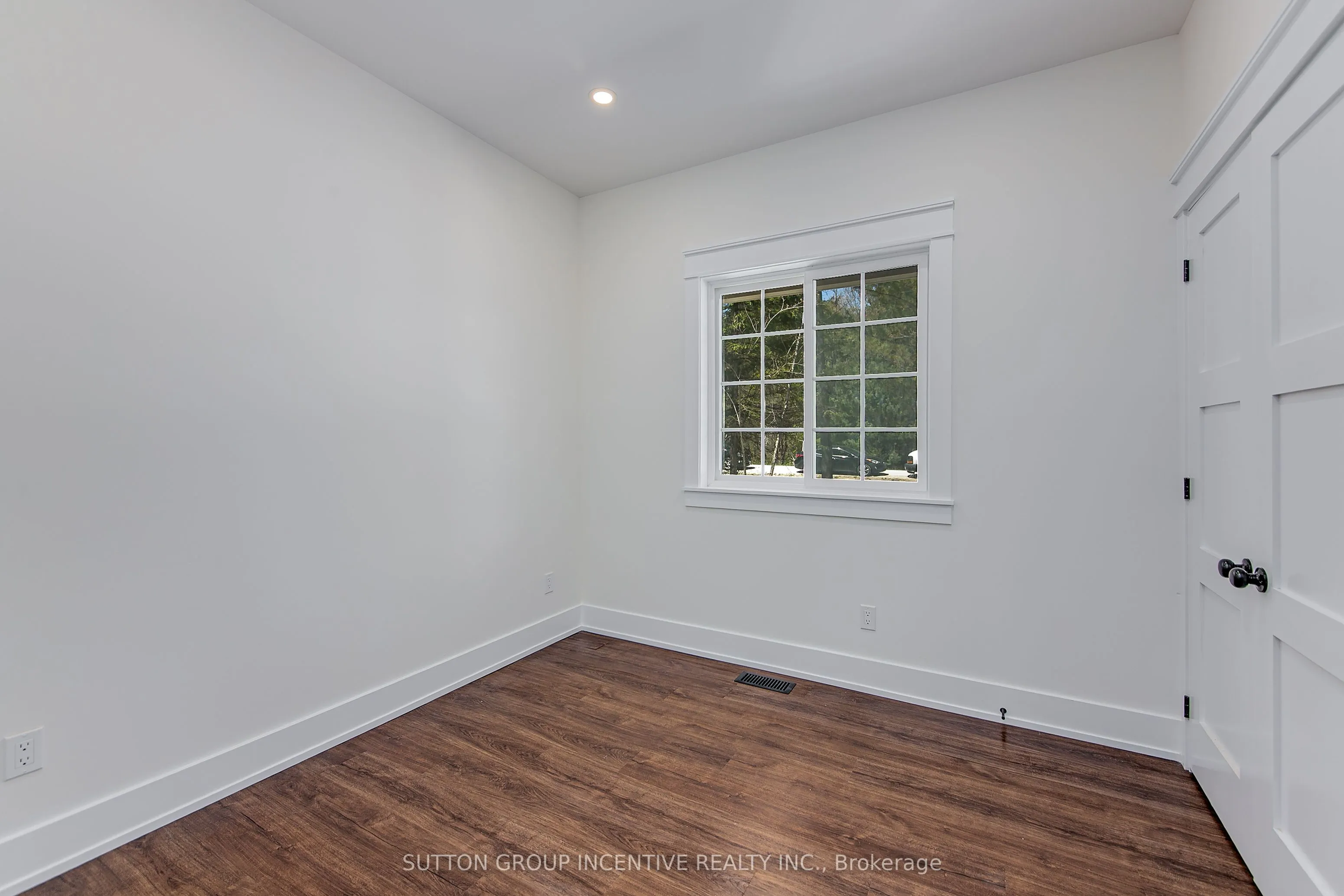 26 MCLEISH Drive