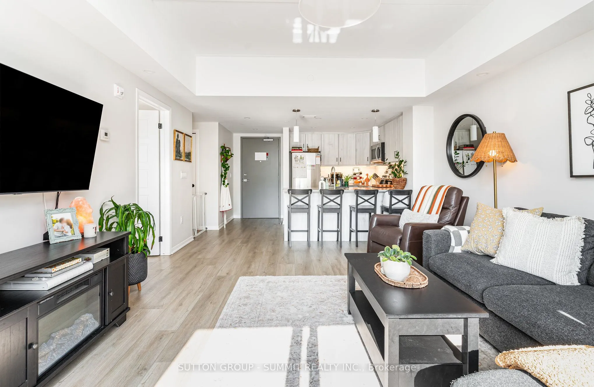 3998 Victoria Avenue, #107