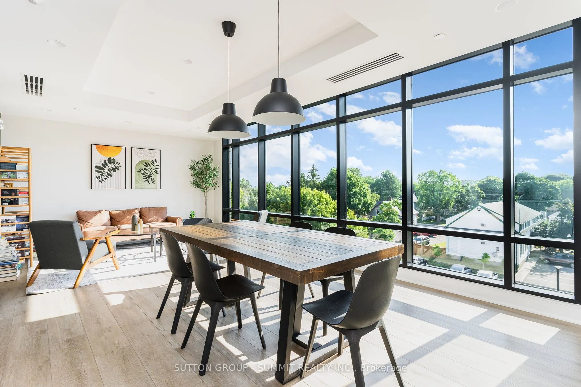 3998 Victoria Avenue, #107