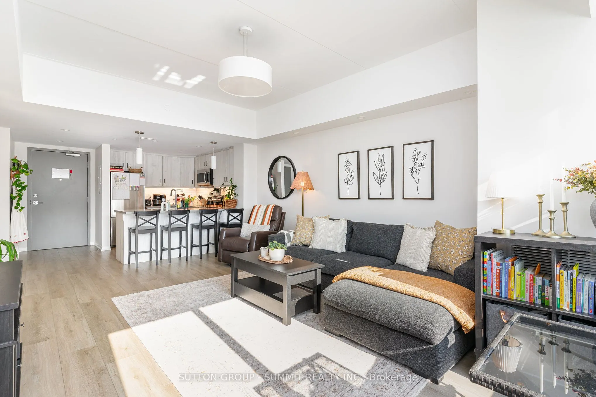 3998 Victoria Avenue, #107