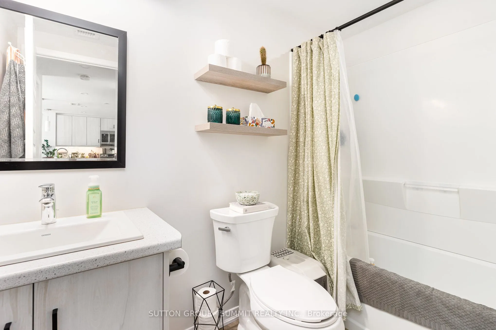 3998 Victoria Avenue, #107