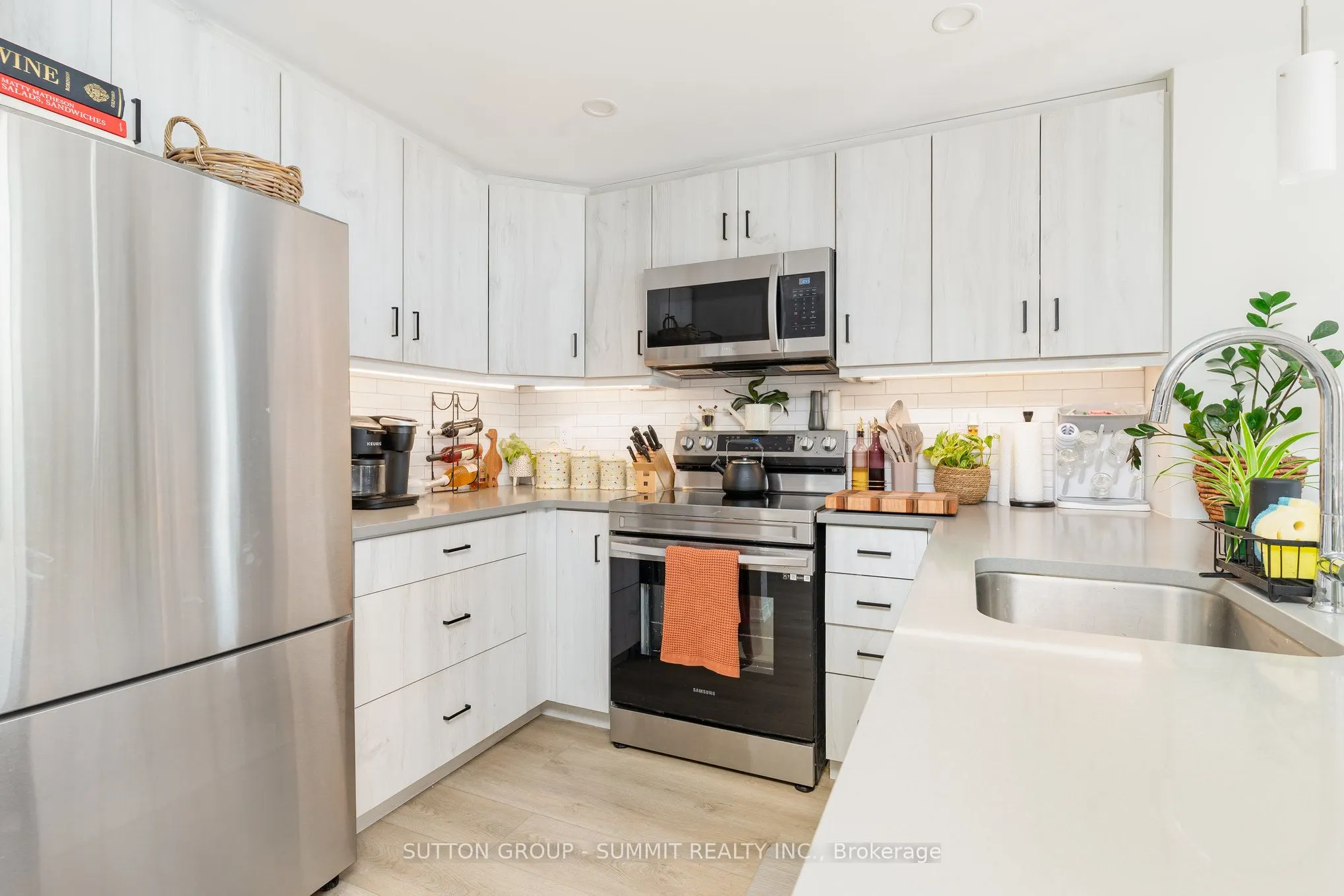 3998 Victoria Avenue, #107