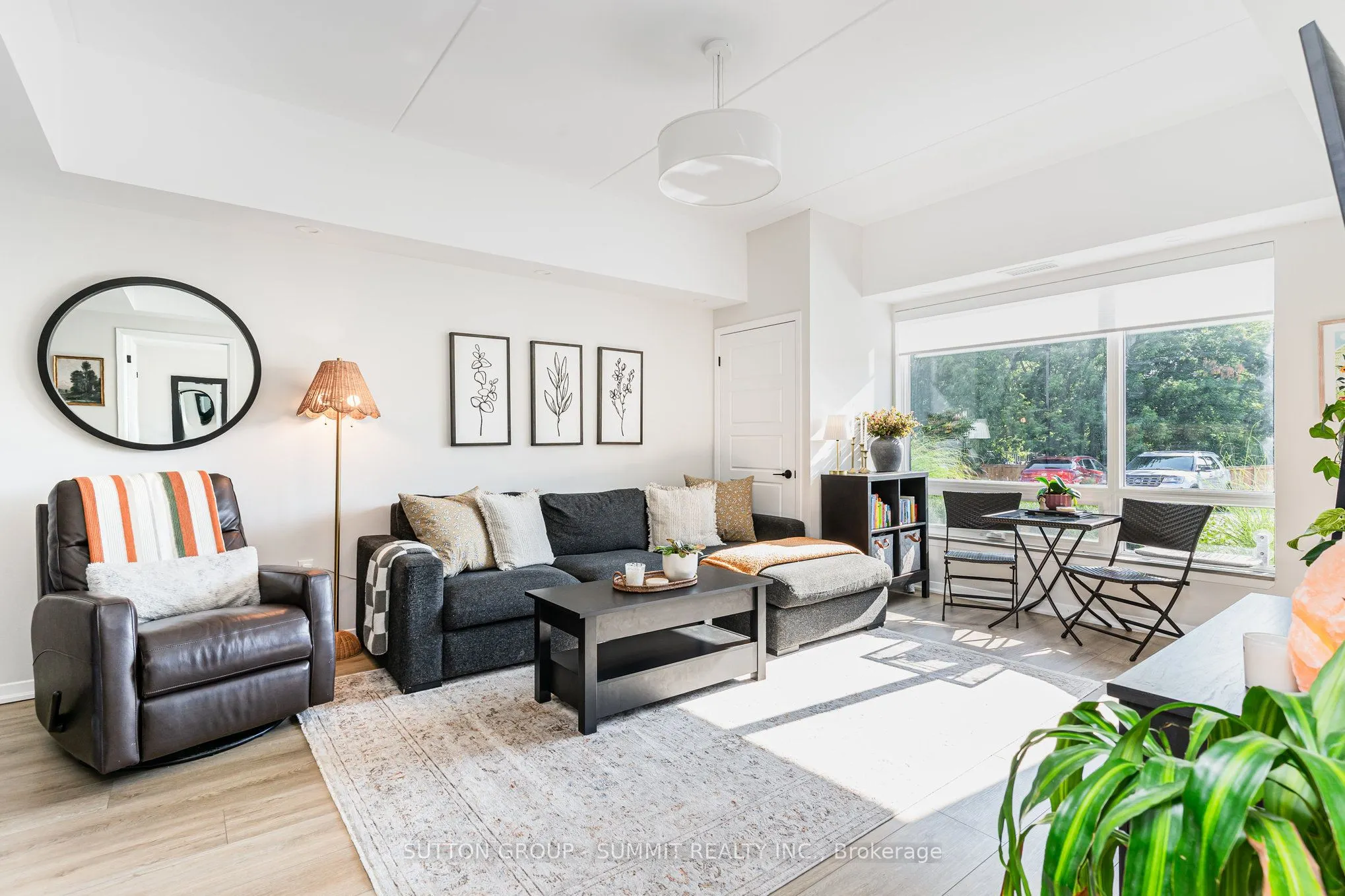3998 Victoria Avenue, #107