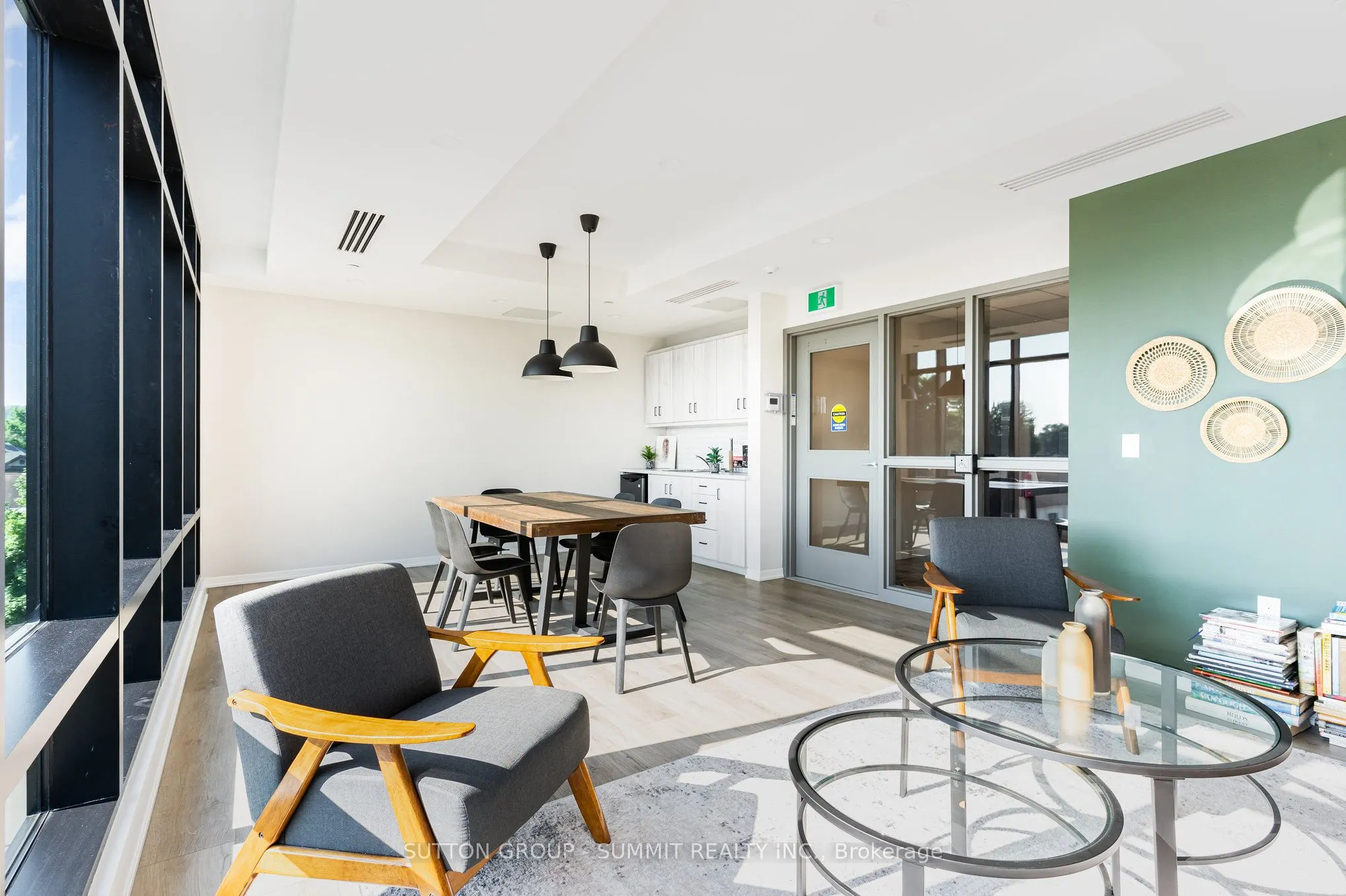 3998 Victoria Avenue, #107