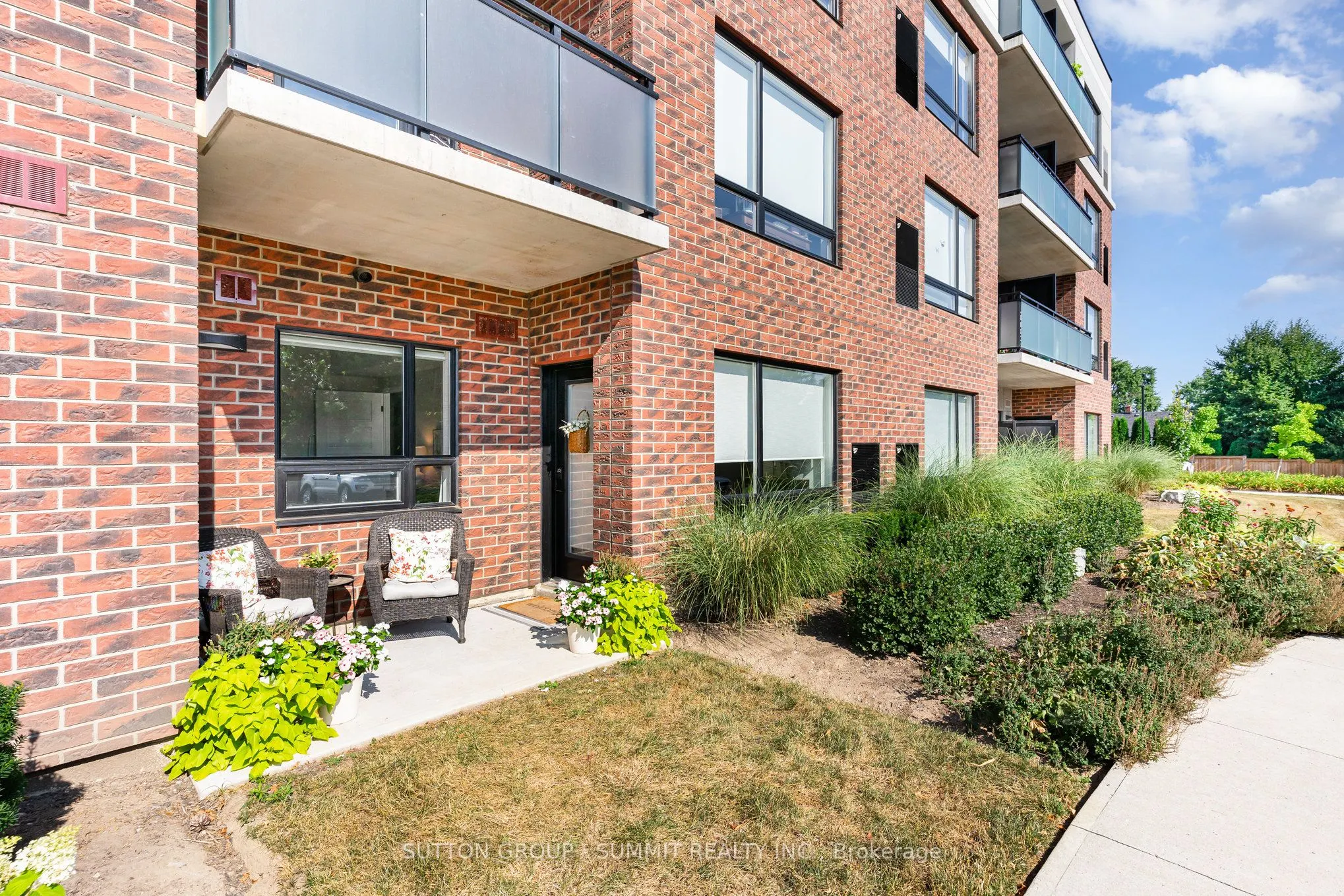 3998 Victoria Avenue, #107