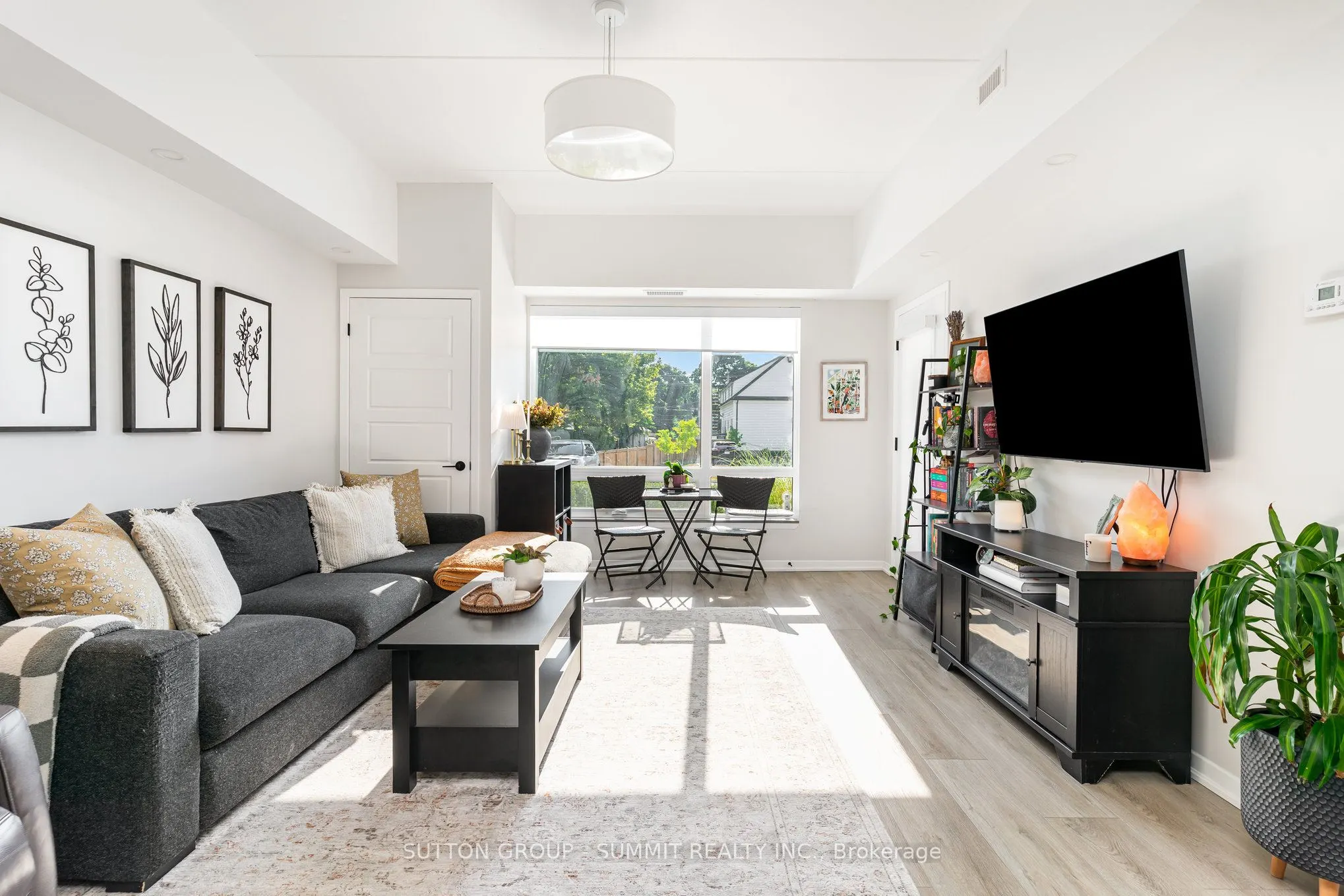 3998 Victoria Avenue, #107