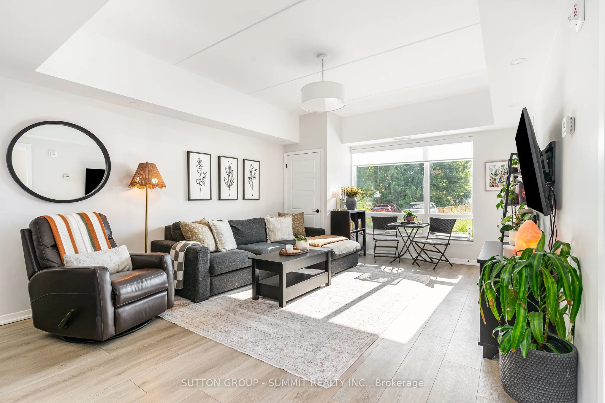 3998 Victoria Avenue, #107