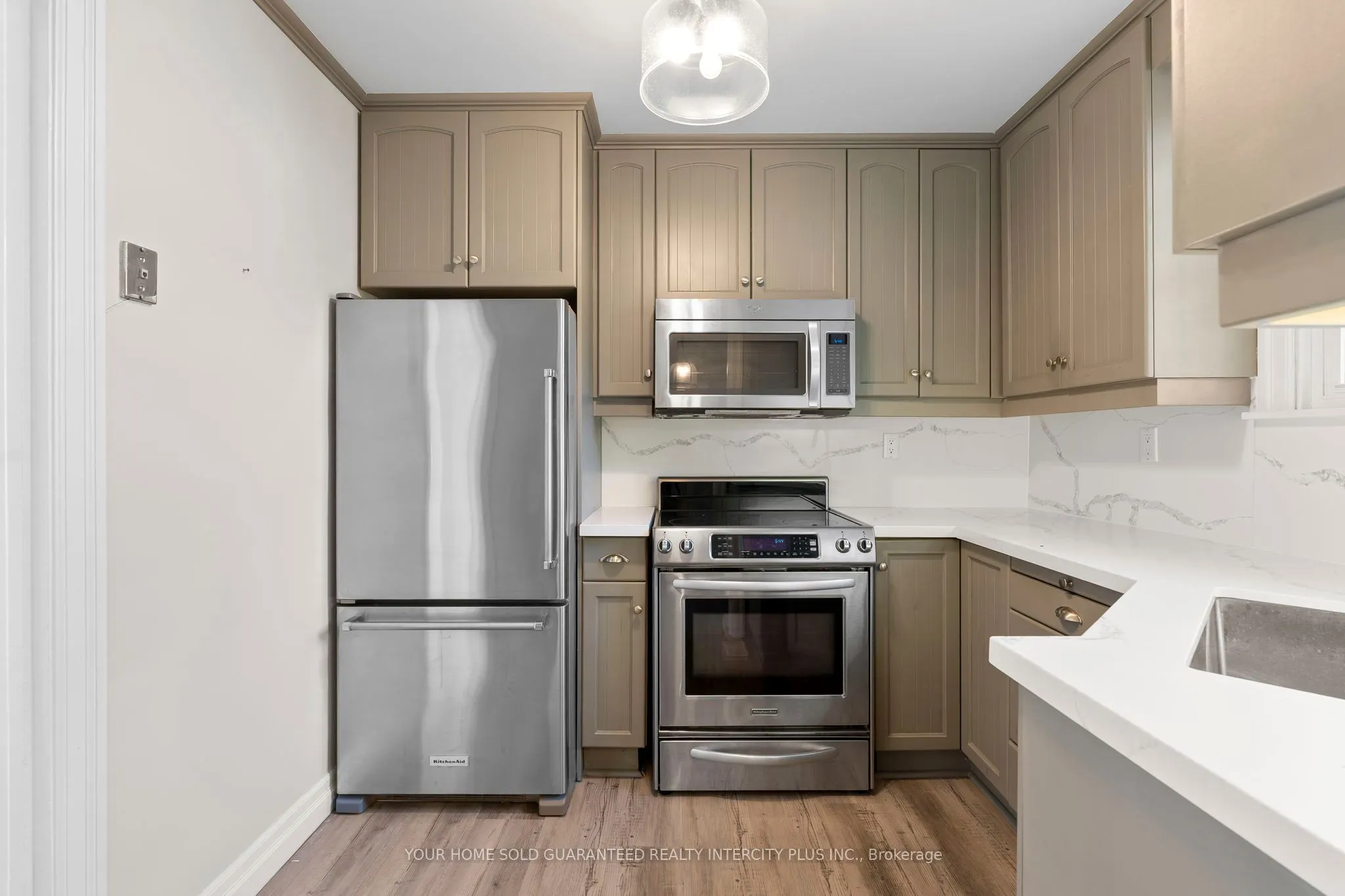 140 Main Street W