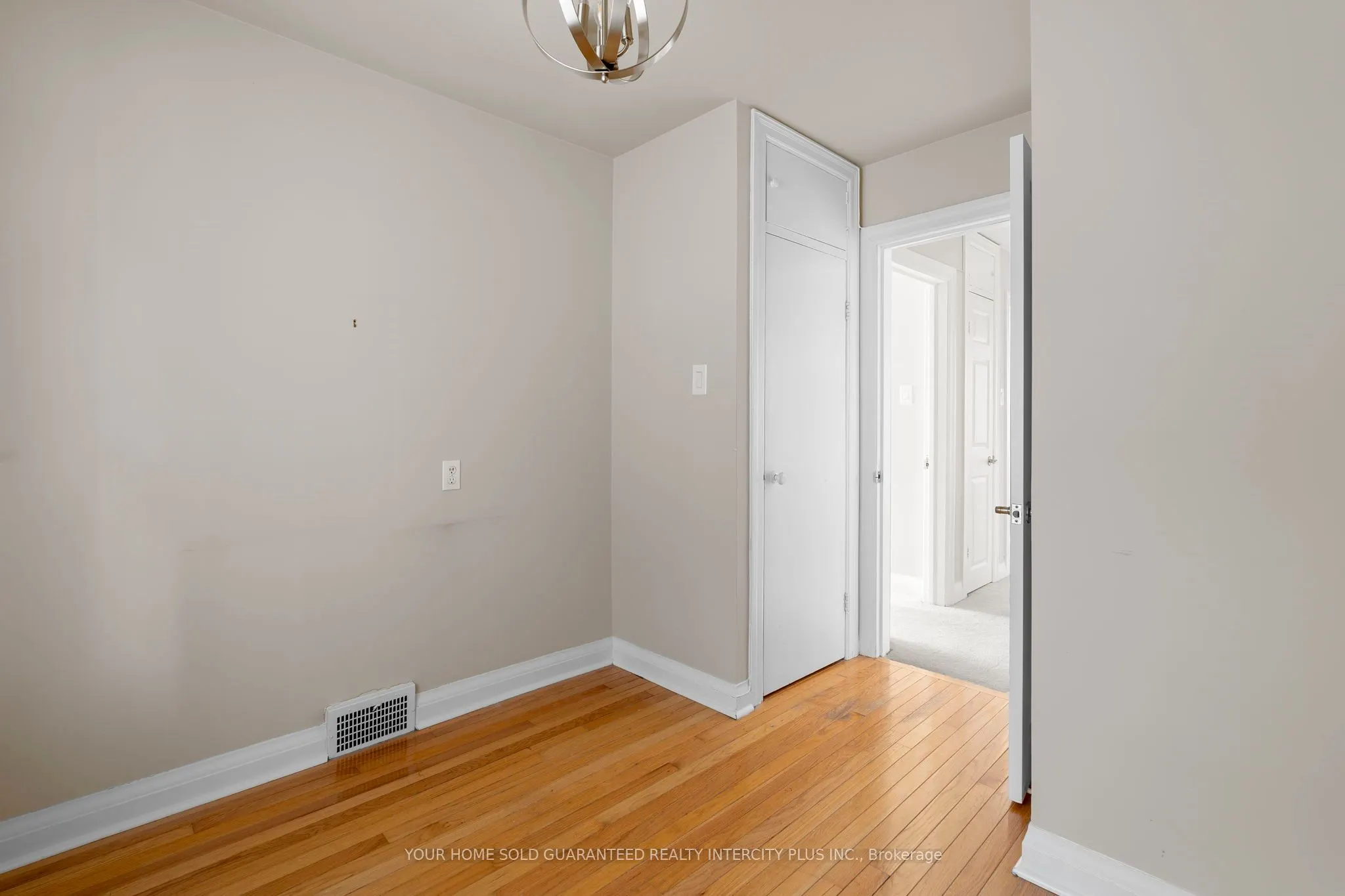 140 Main Street W