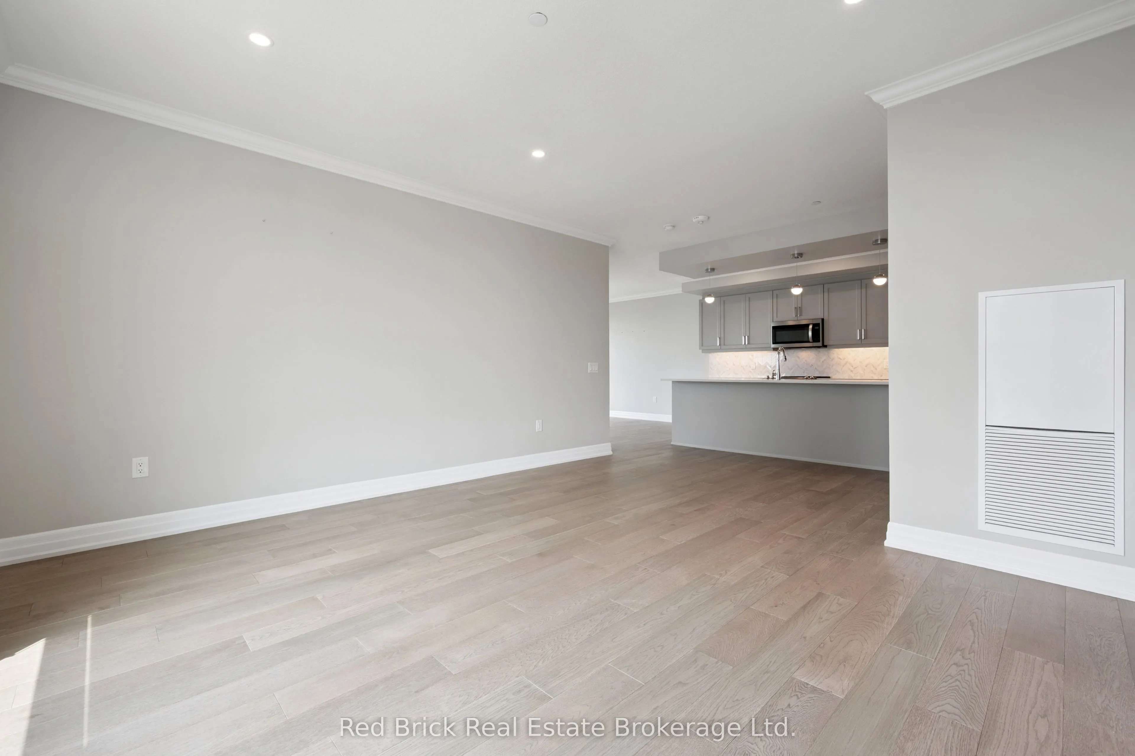 1880 GORDON Street, #805