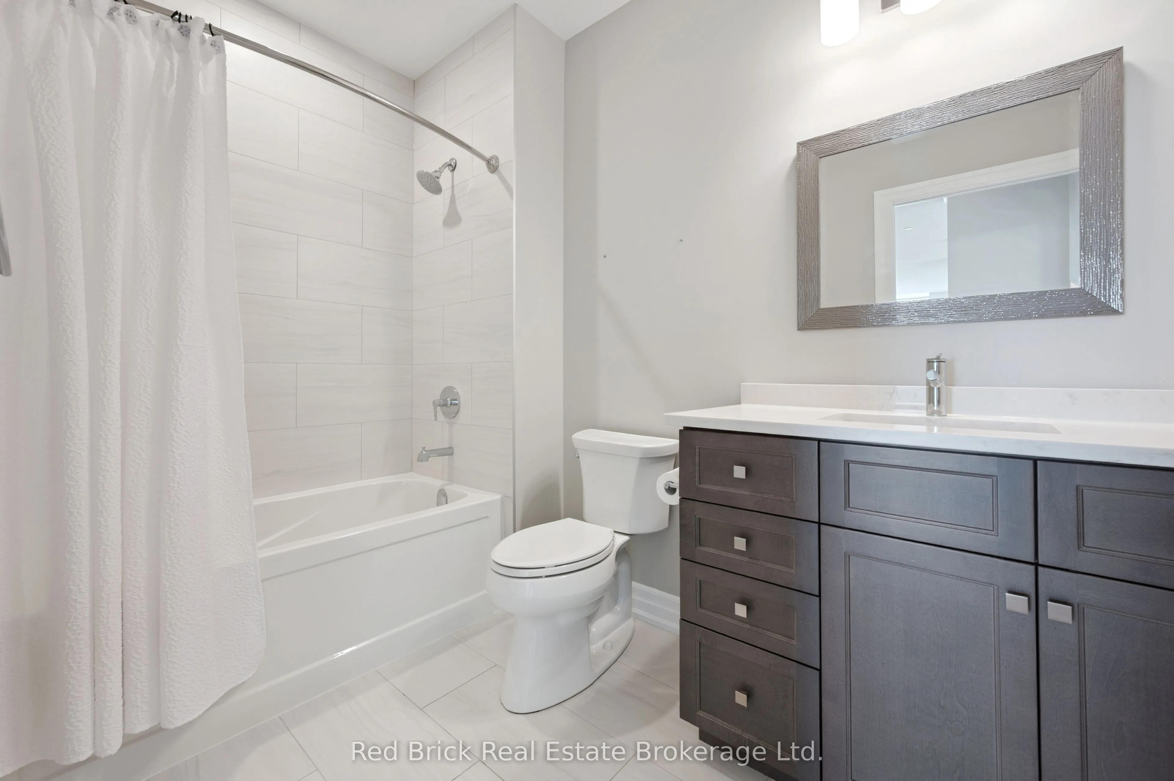 1880 GORDON Street, #805