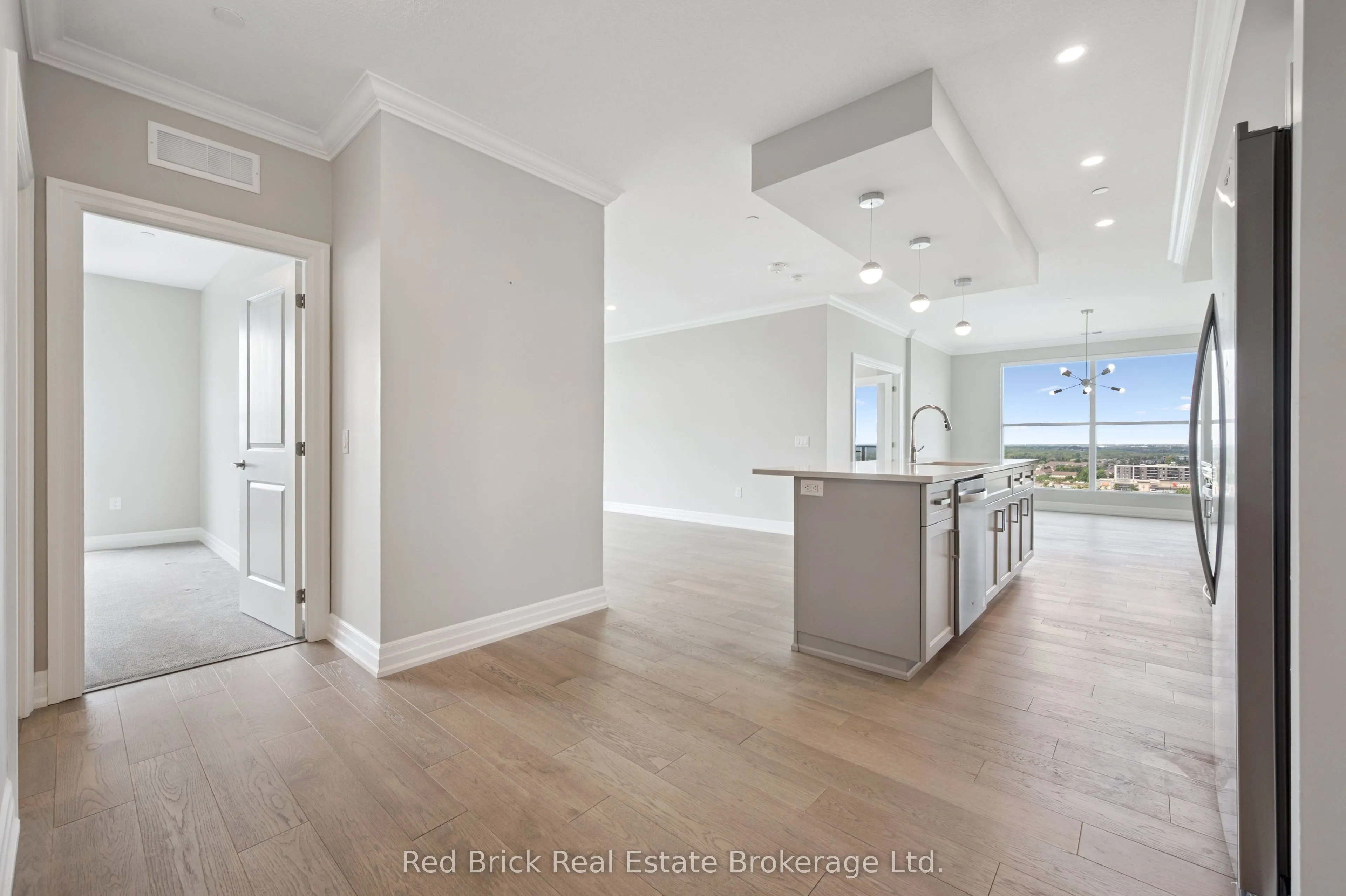 1880 GORDON Street, #805