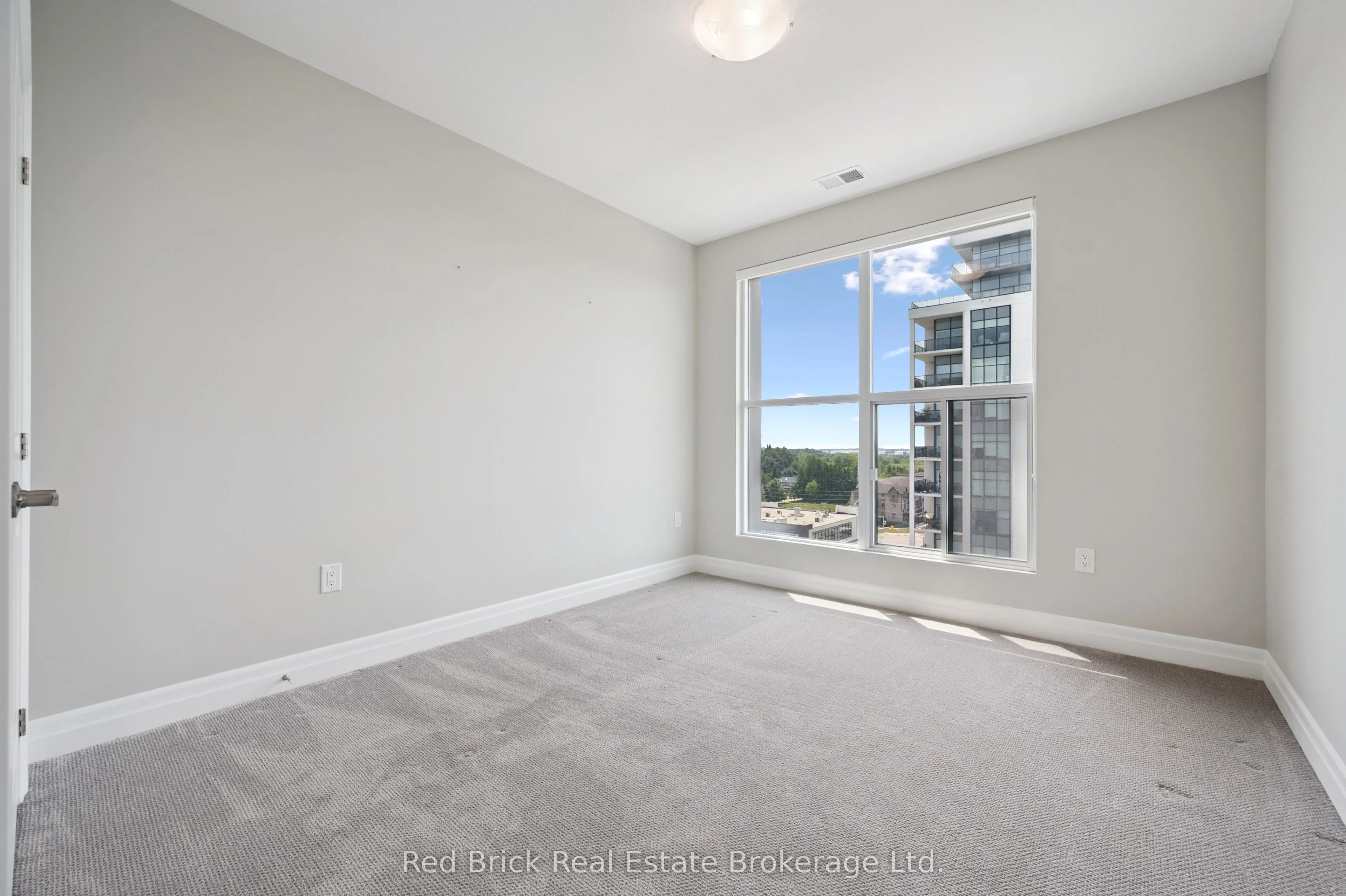 1880 GORDON Street, #805