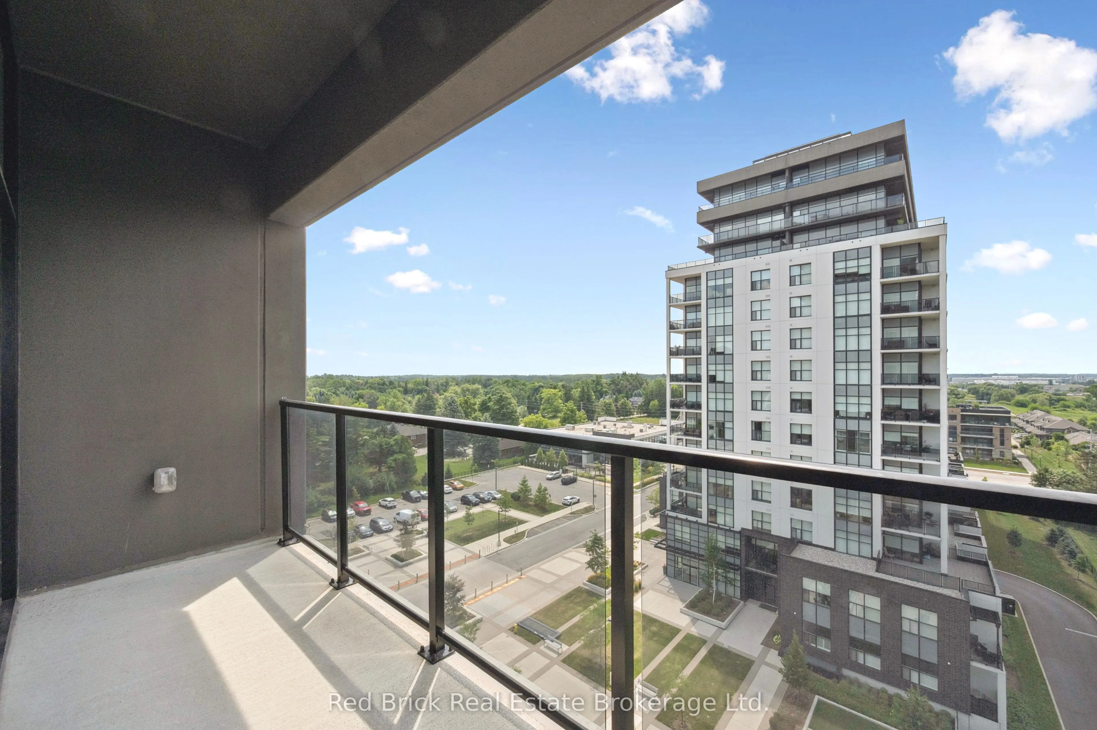 1880 GORDON Street, #805