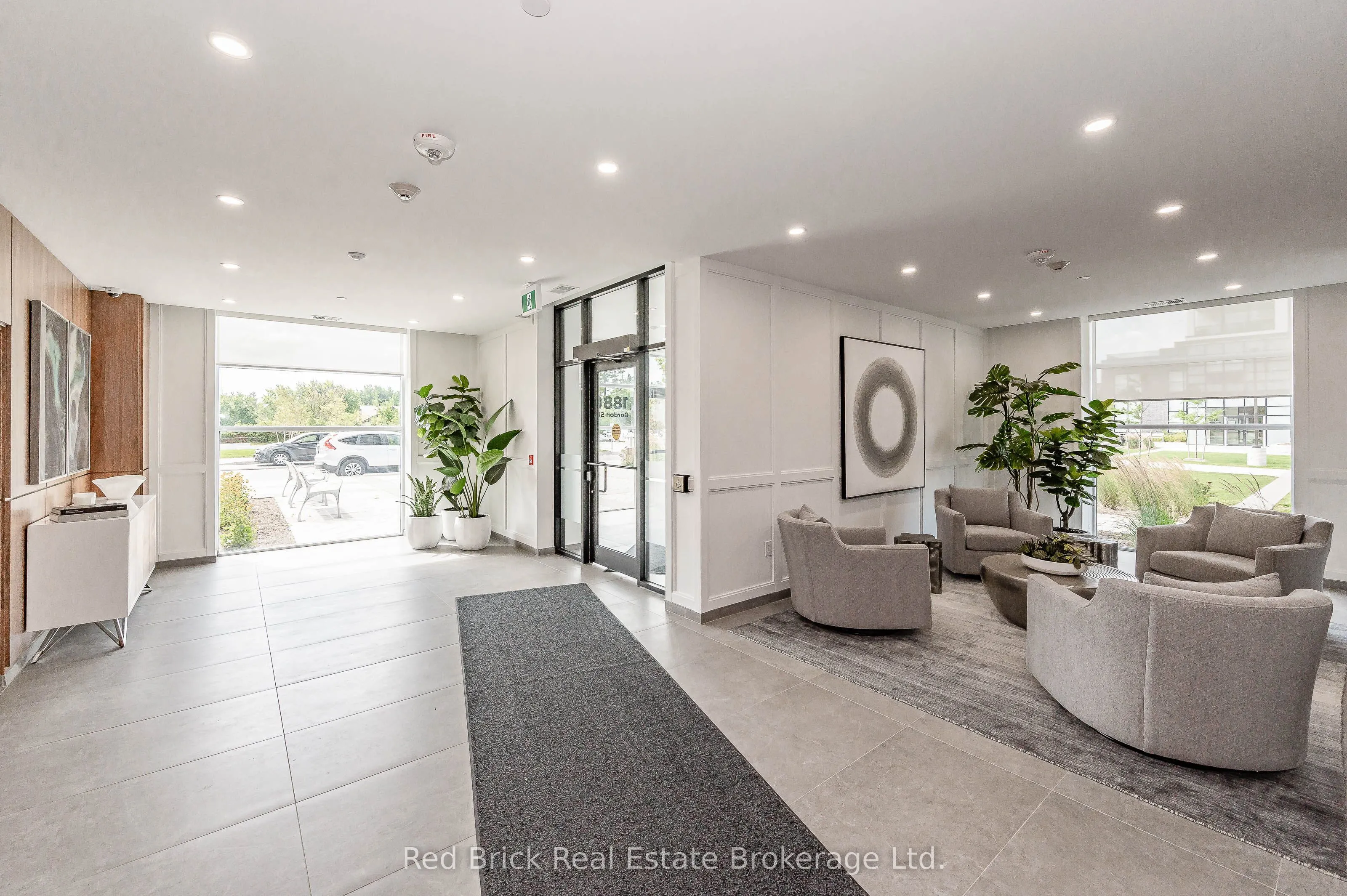 1880 GORDON Street, #805