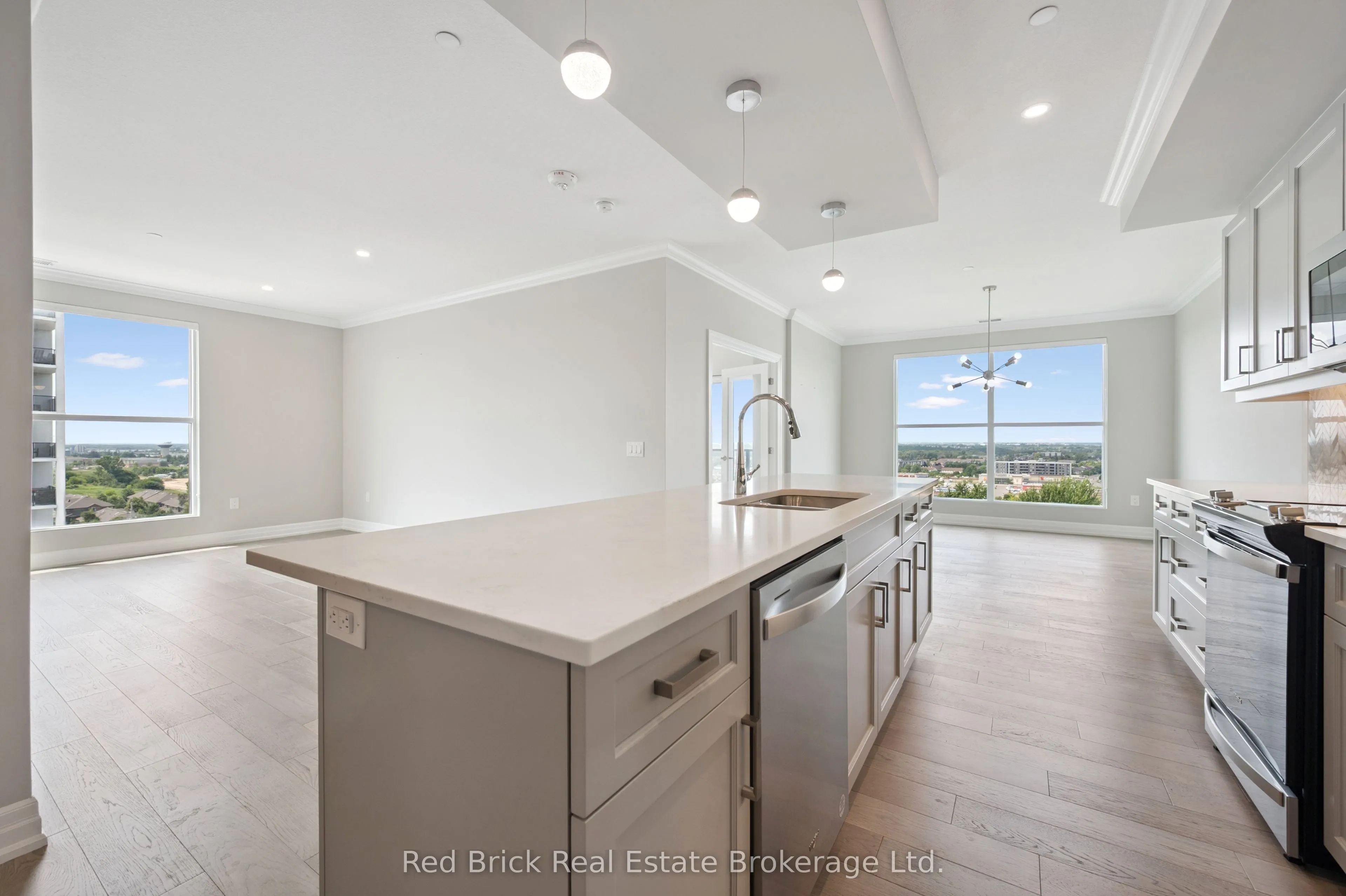 1880 GORDON Street, #805