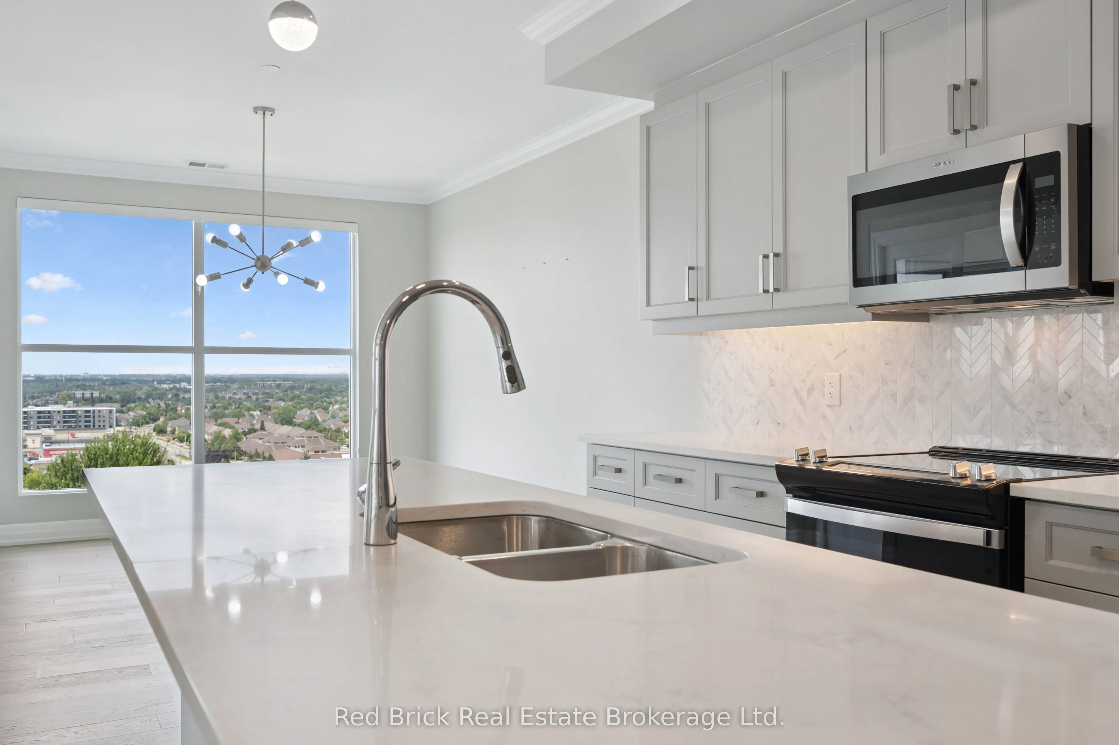 1880 GORDON Street, #805