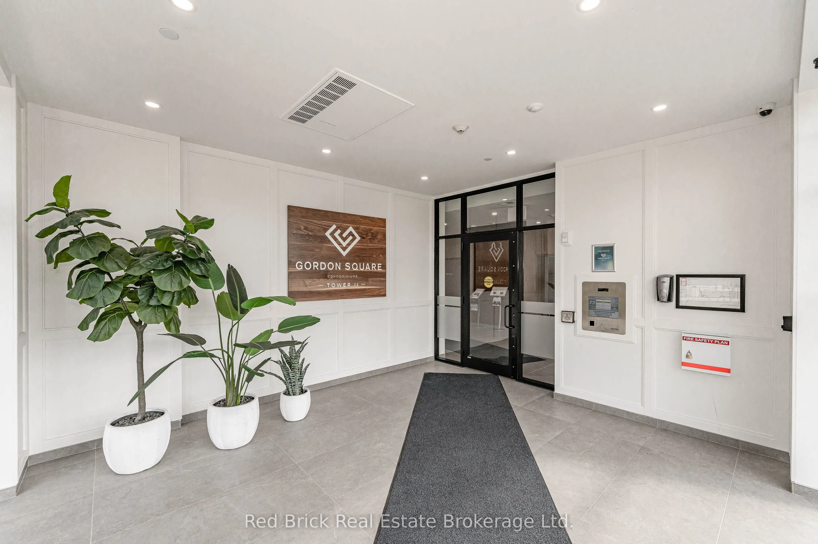 1880 GORDON Street, #805