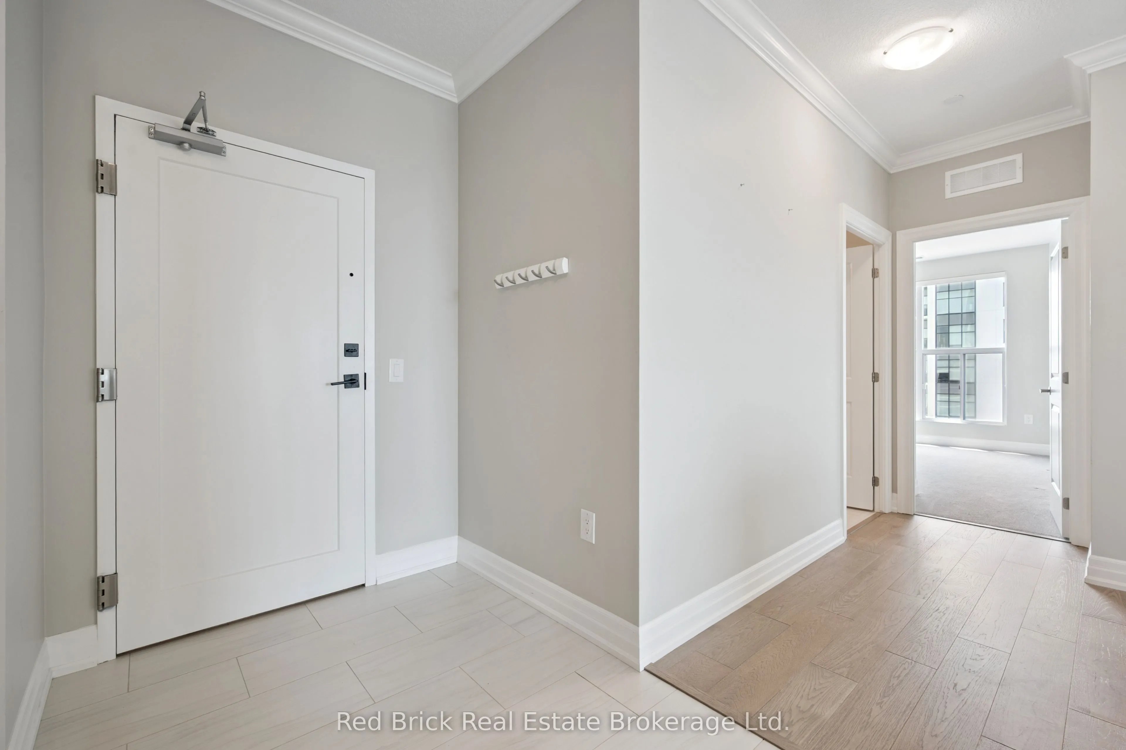 1880 GORDON Street, #805