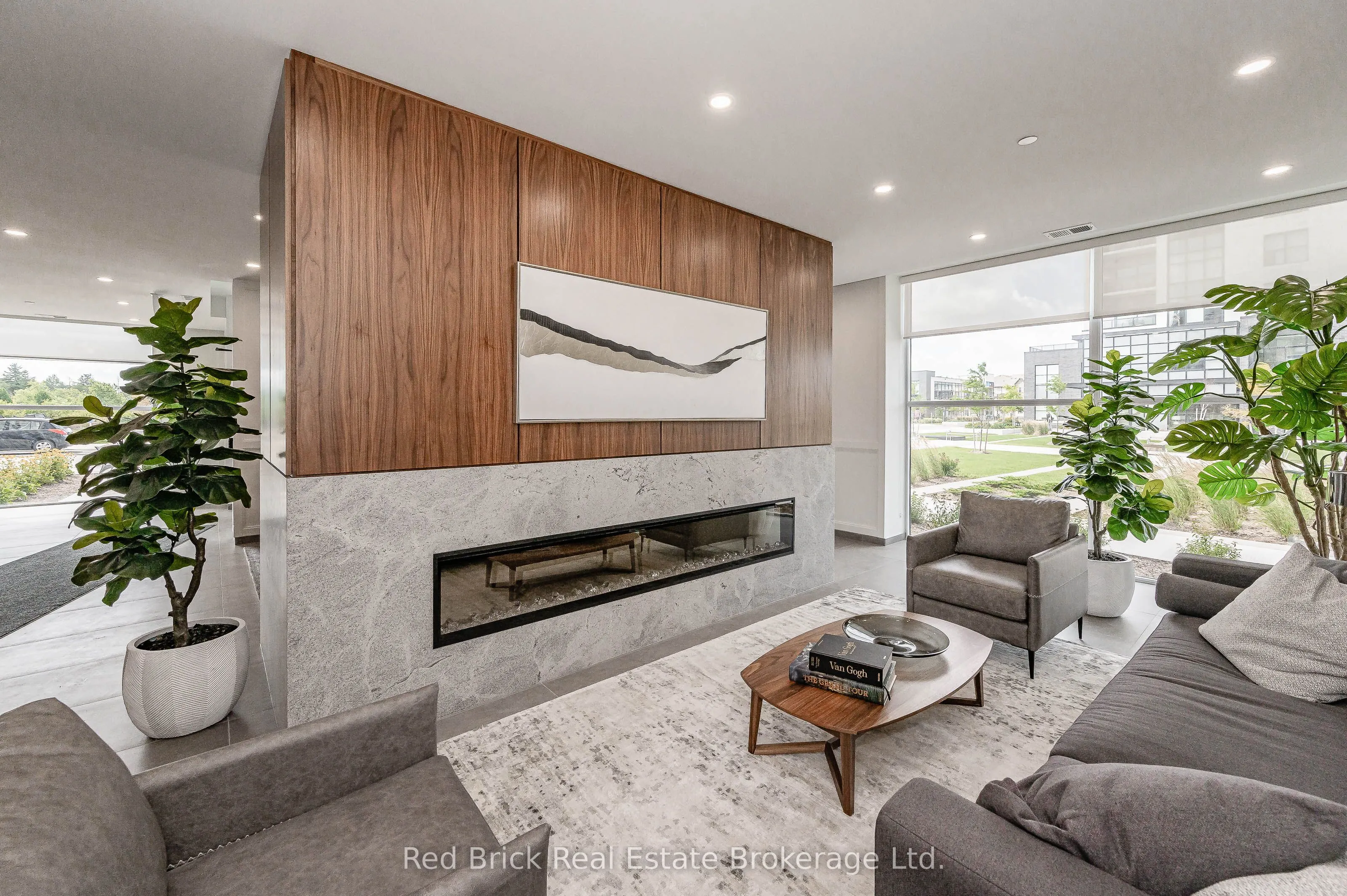 1880 GORDON Street, #805