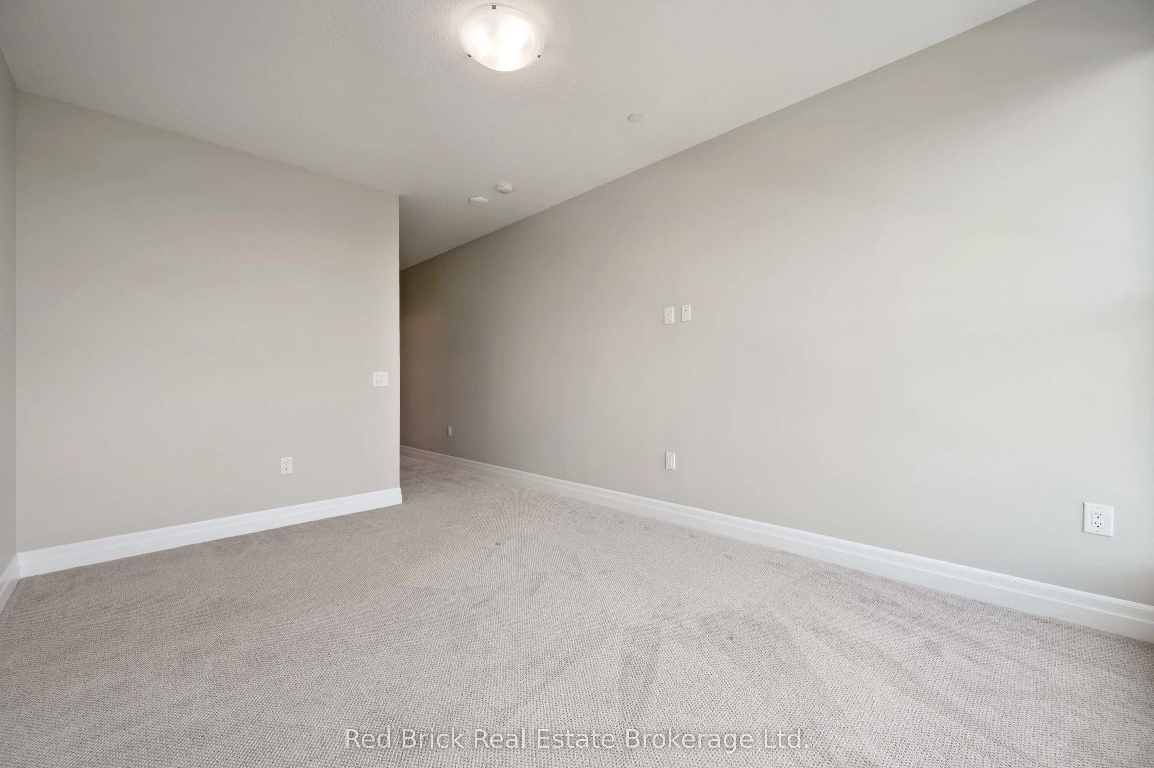 1880 GORDON Street, #805