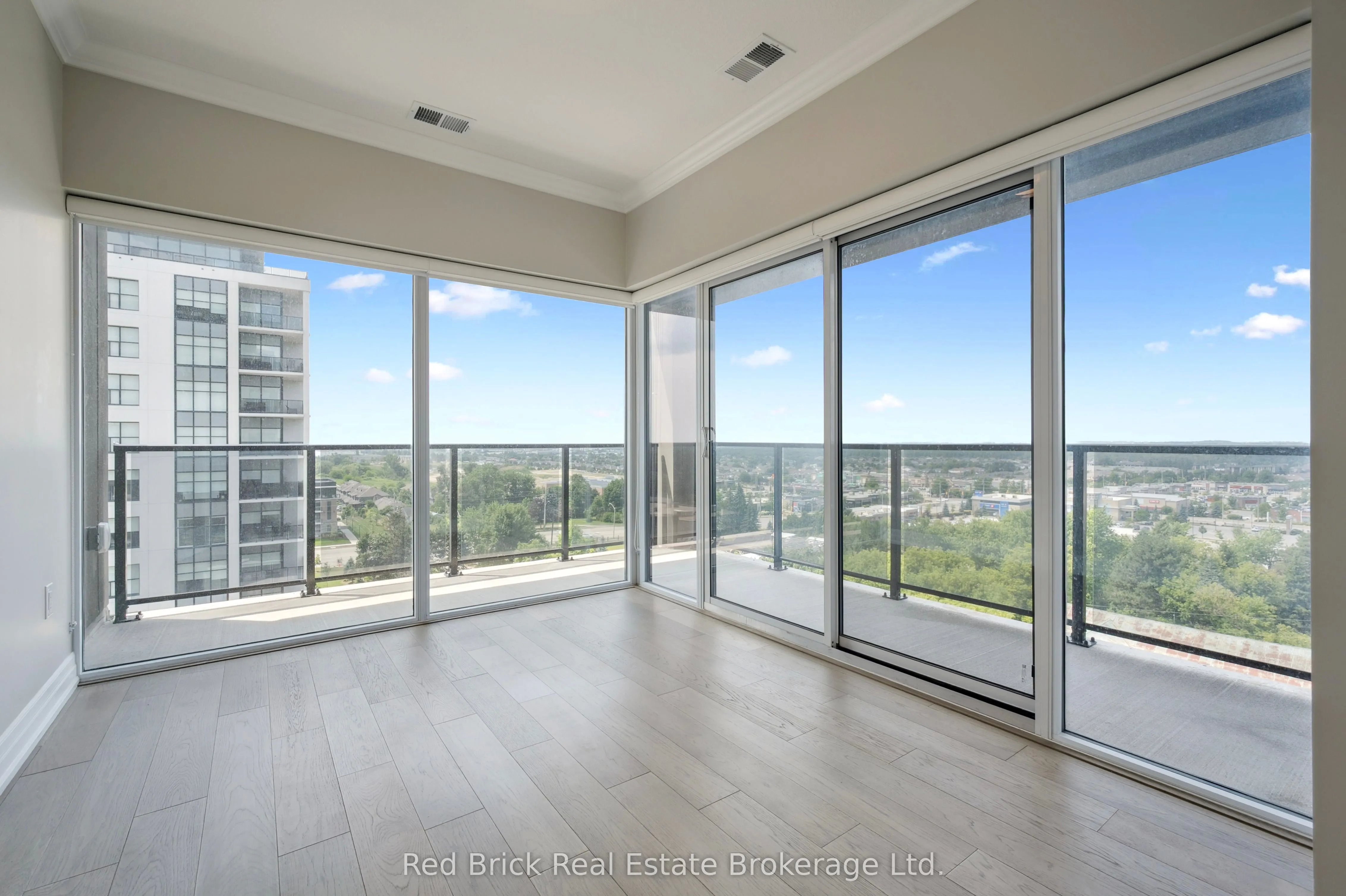 1880 GORDON Street, #805