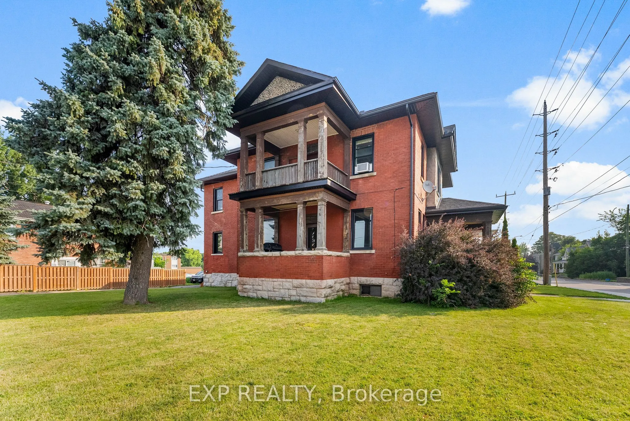 48 Hall Avenue E