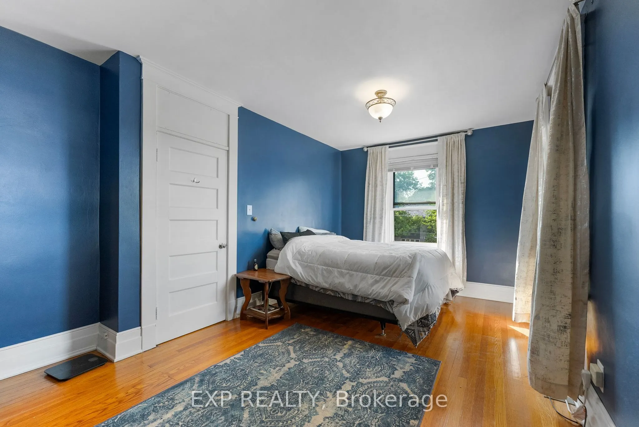 48 Hall Avenue E