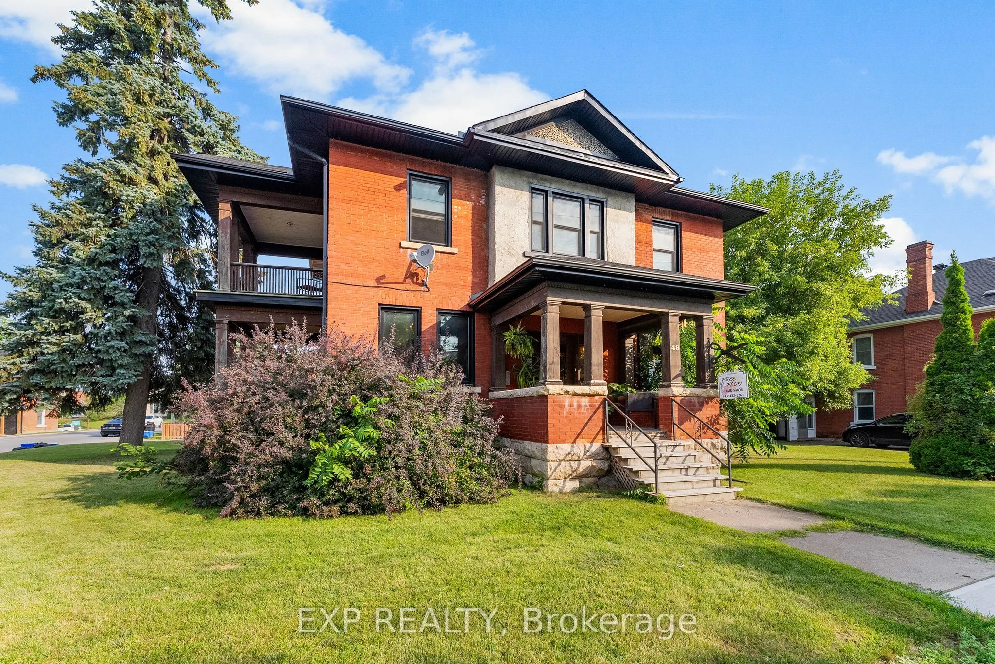 48 Hall Avenue E