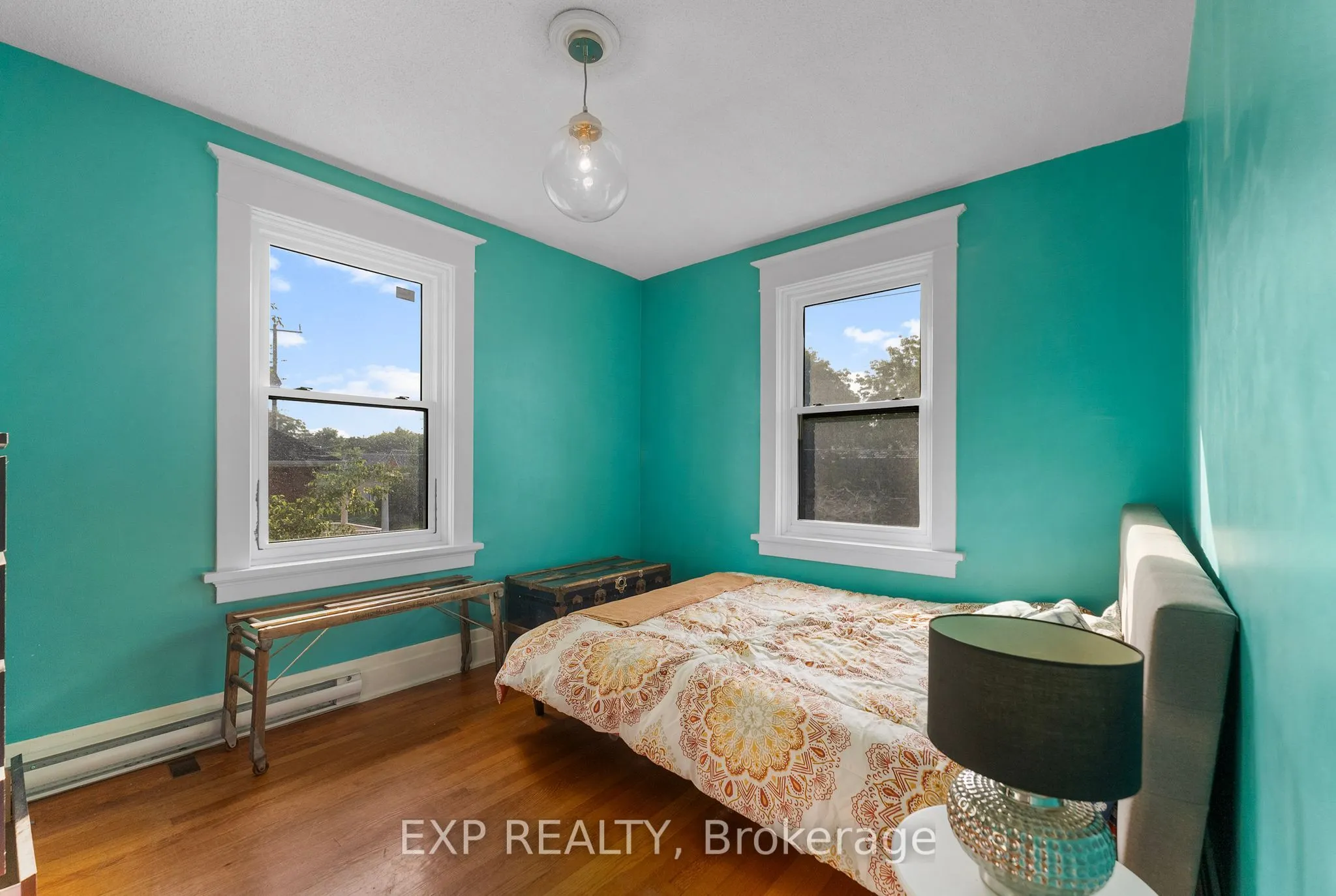 48 Hall Avenue E