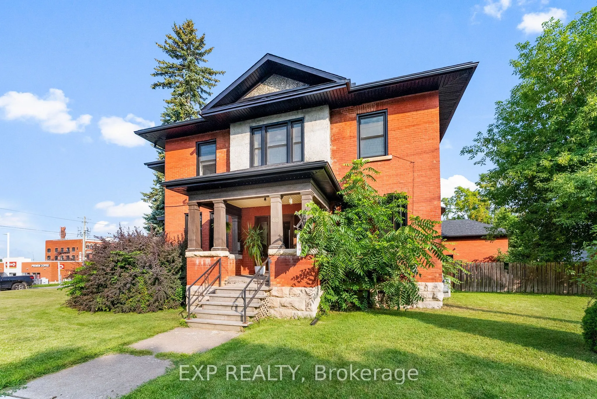 48 Hall Avenue E