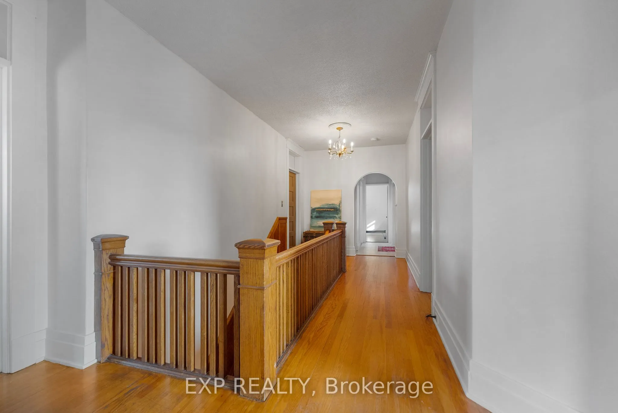 48 Hall Avenue E