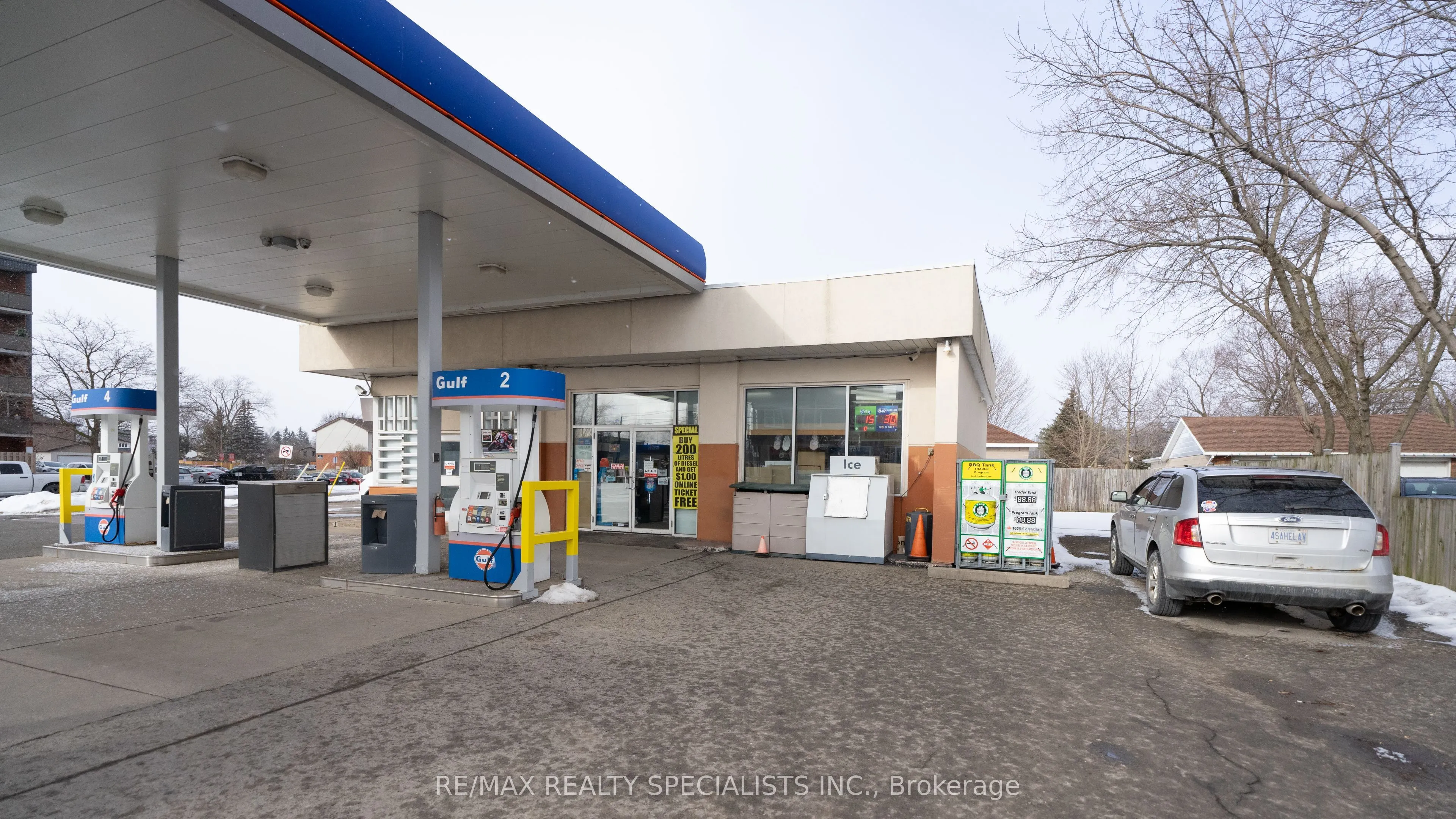 132 Main Street E