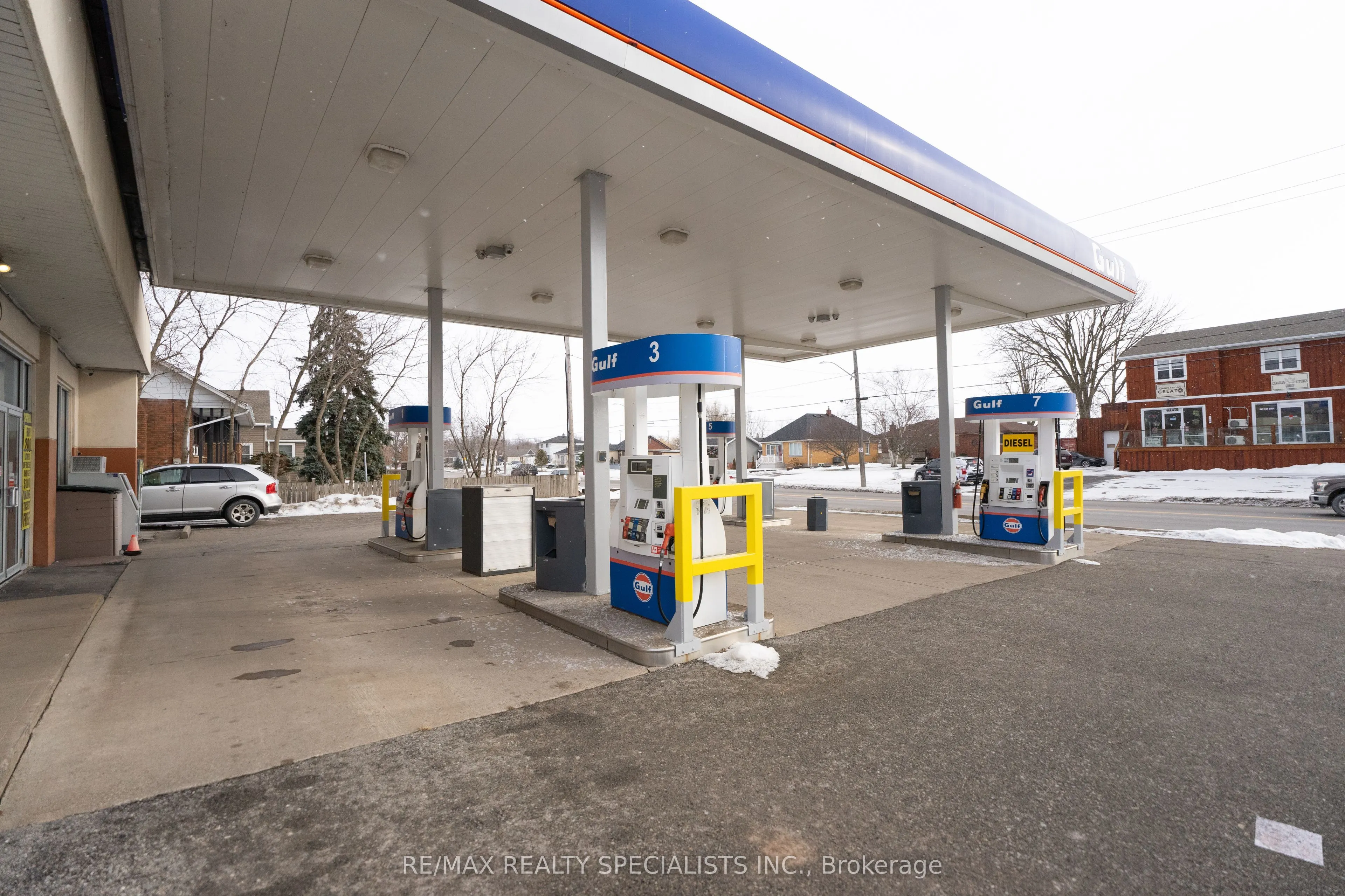 132 Main Street E