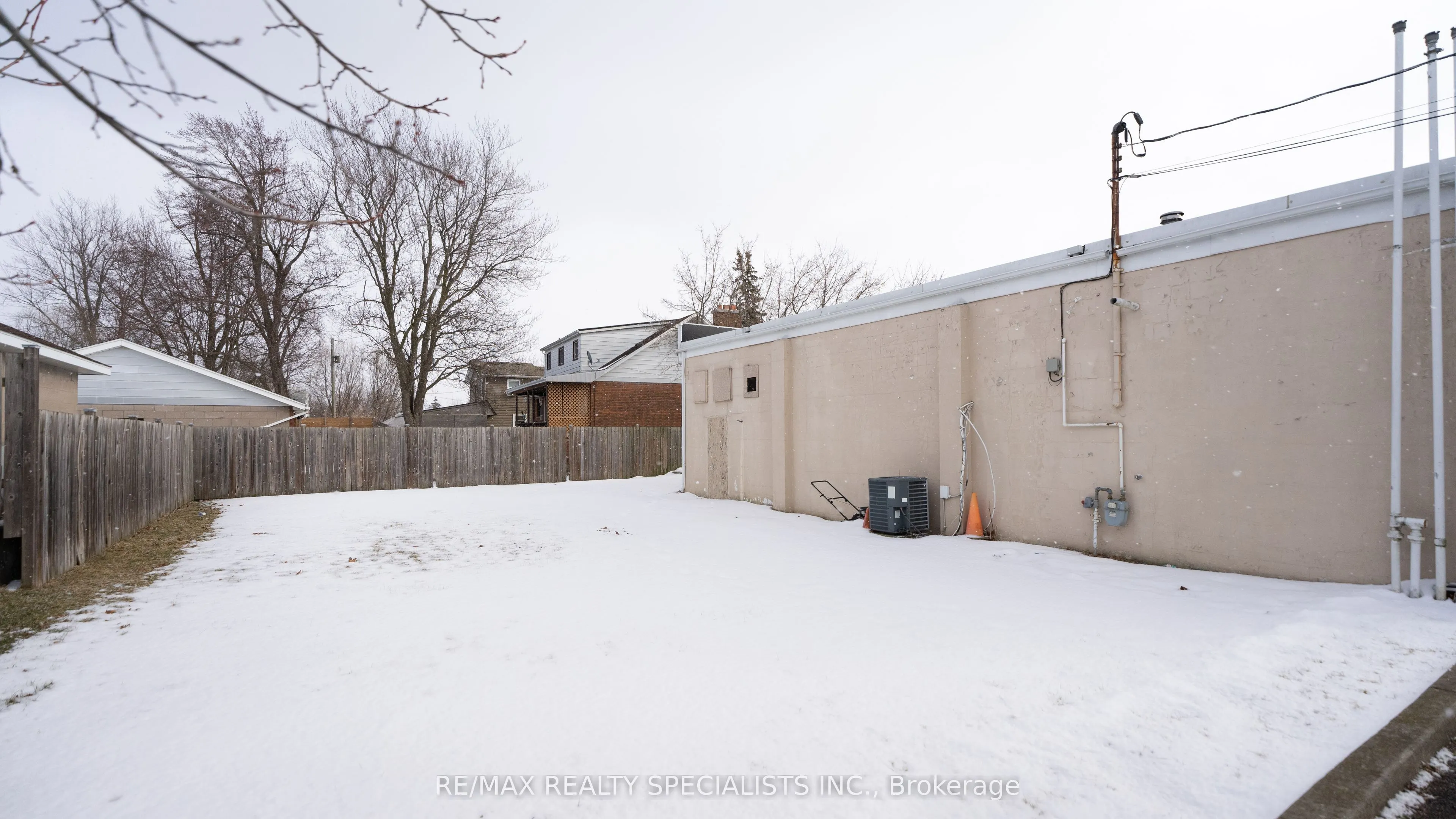 132 Main Street E