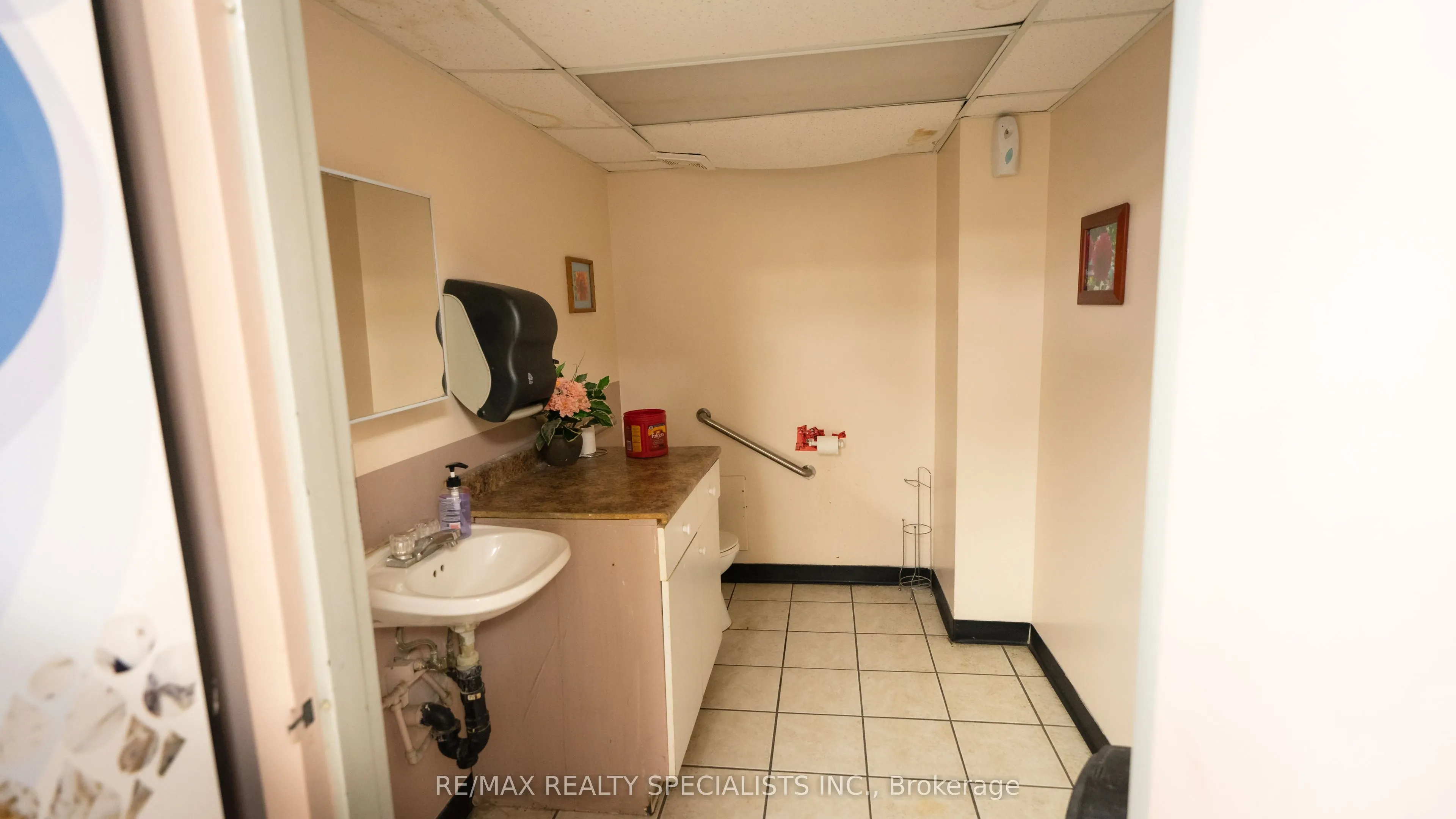 132 Main Street E