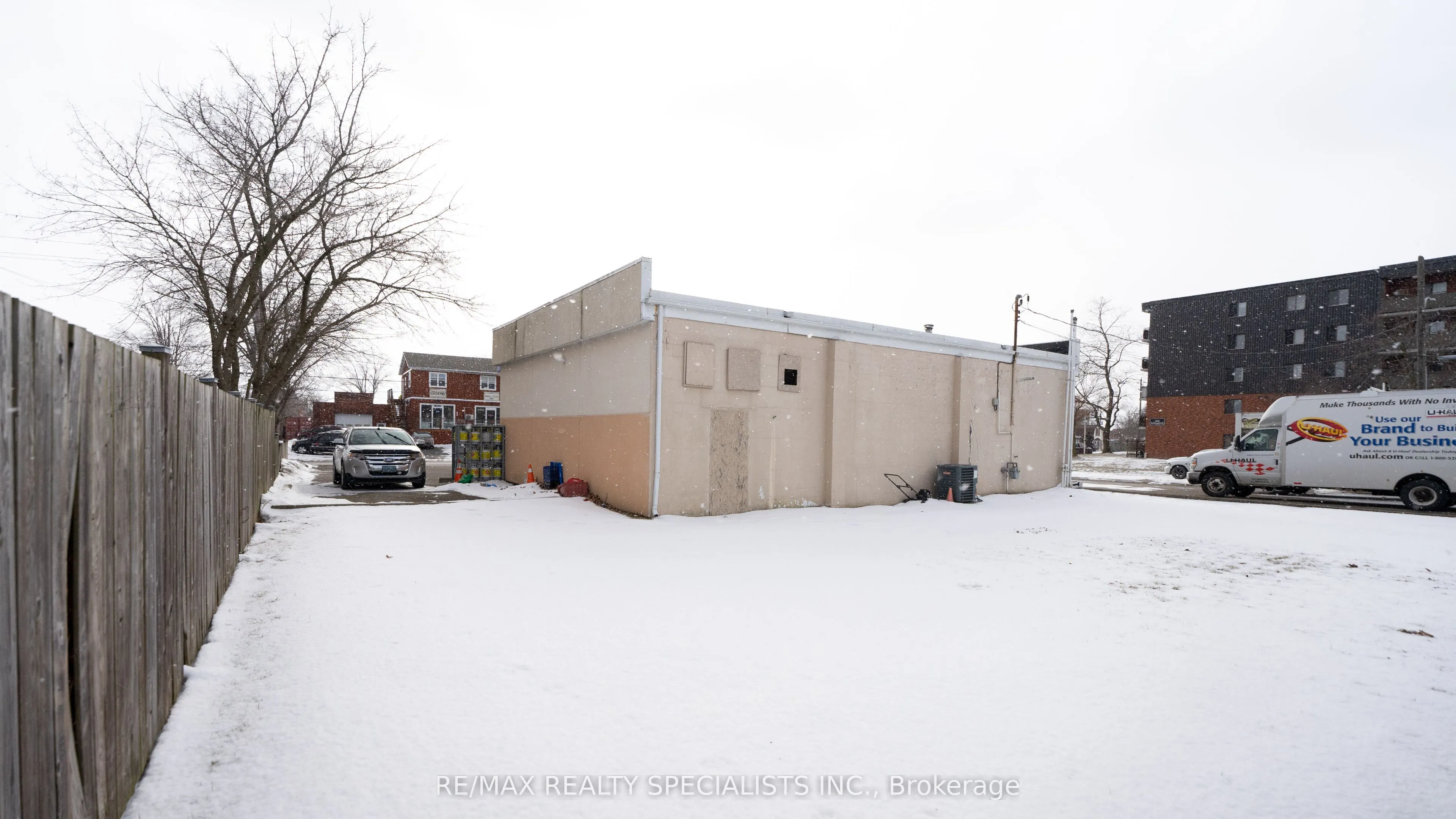 132 Main Street E