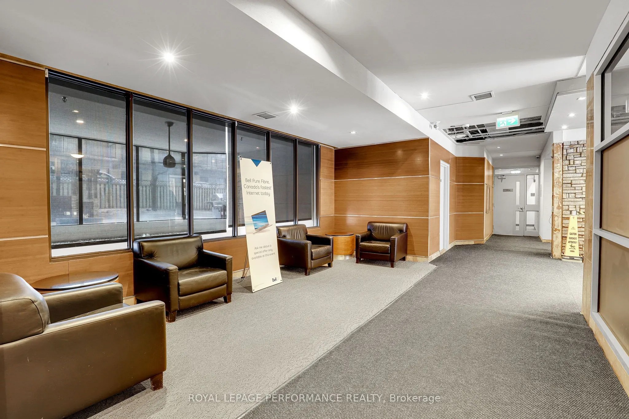 470 Laurier Avenue W, #501