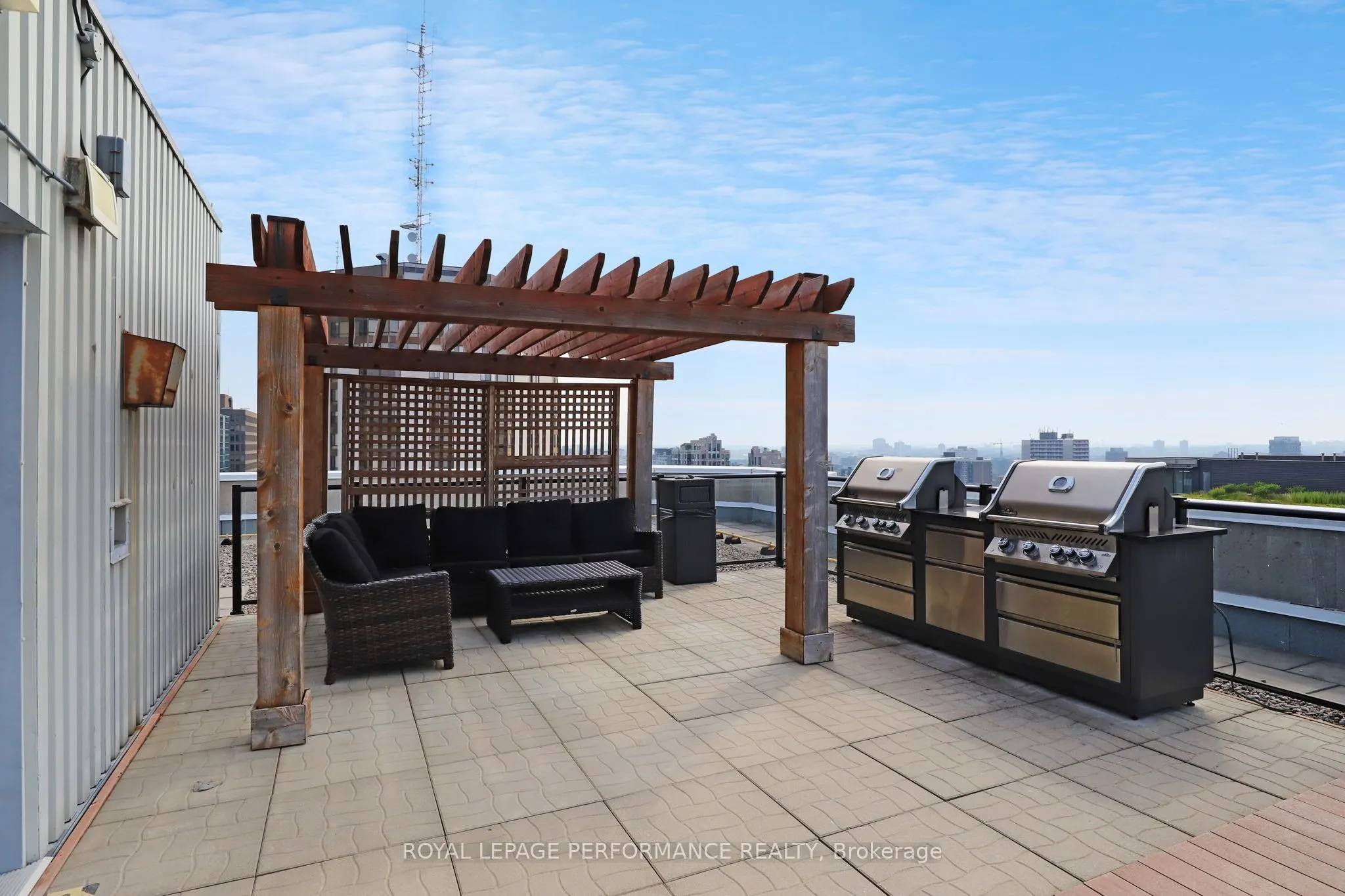 470 Laurier Avenue W, #501