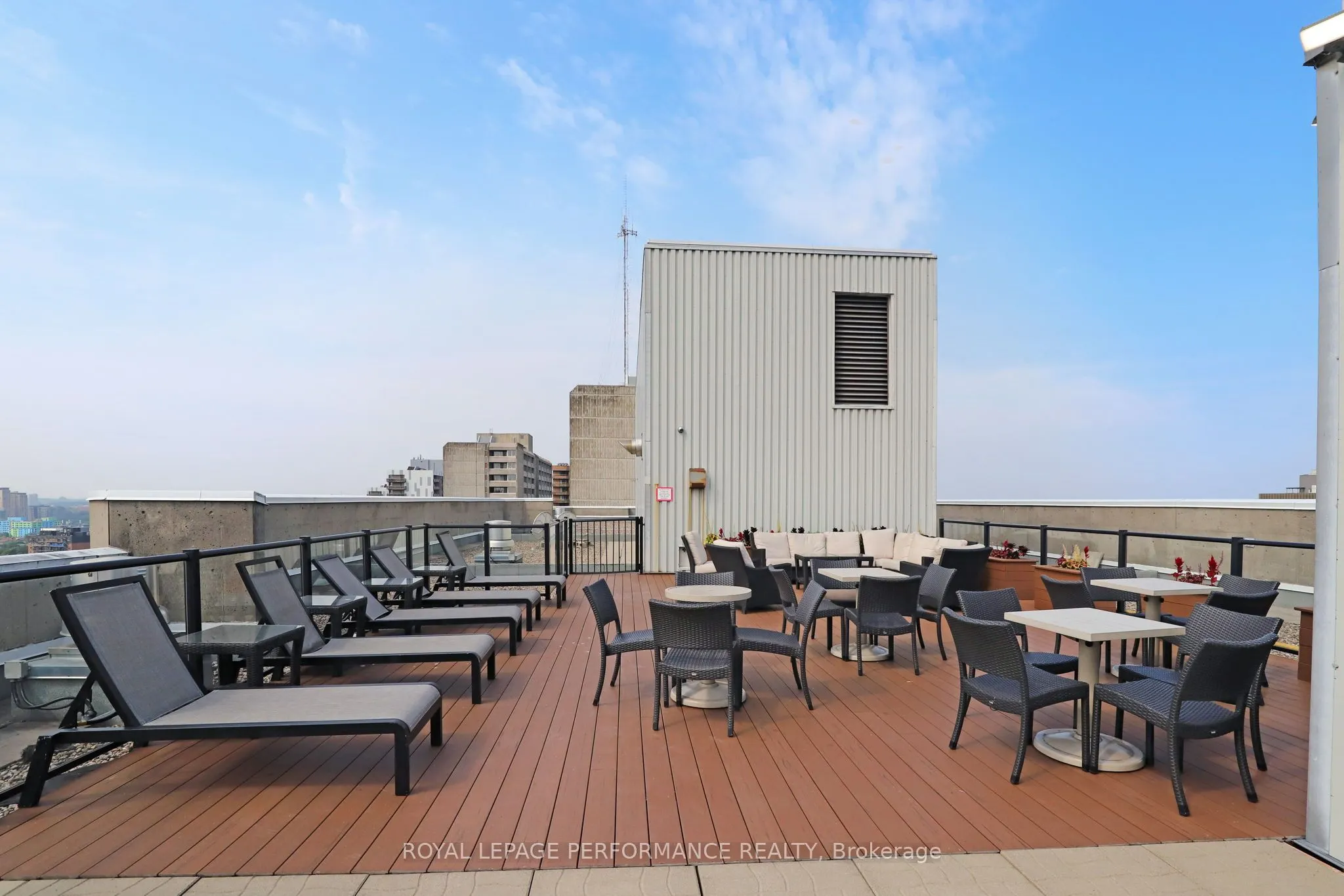 470 Laurier Avenue W, #501