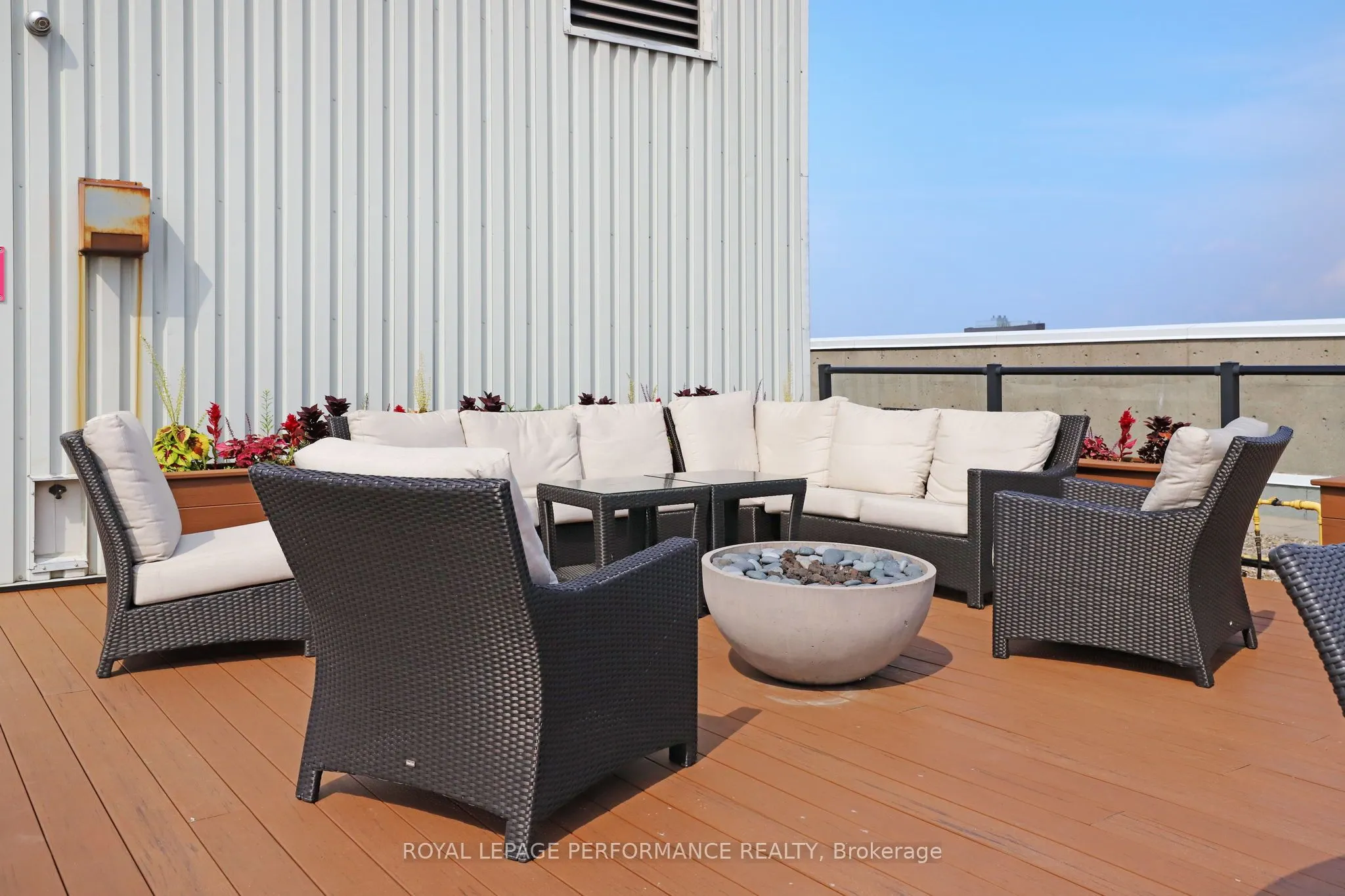 470 Laurier Avenue W, #501