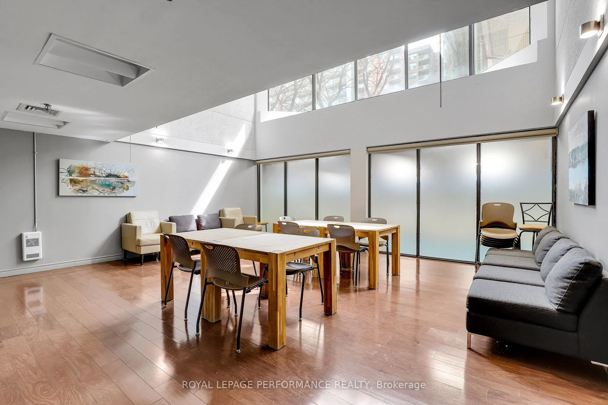 470 Laurier Avenue W, #501