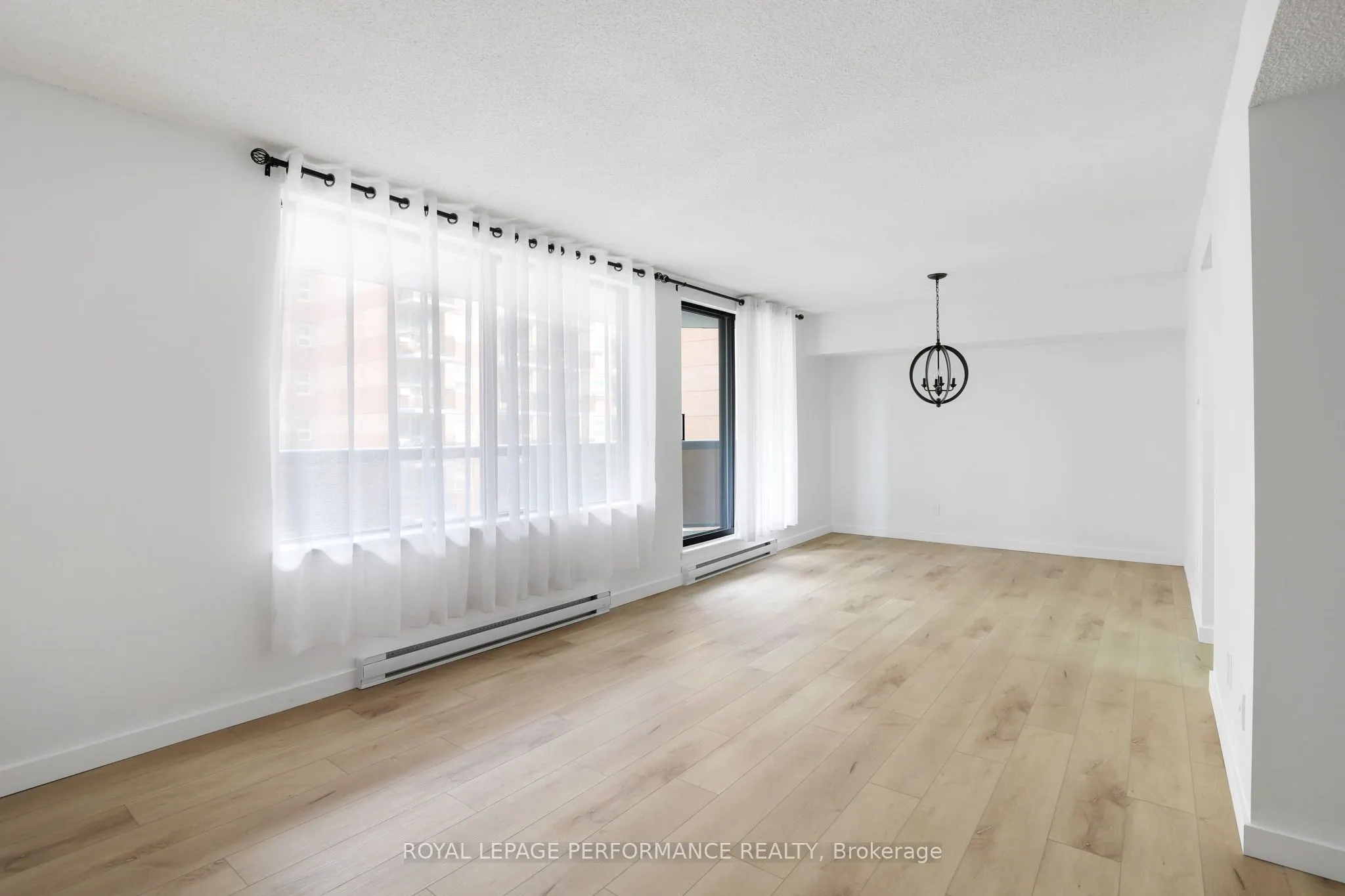 470 Laurier Avenue W, #501
