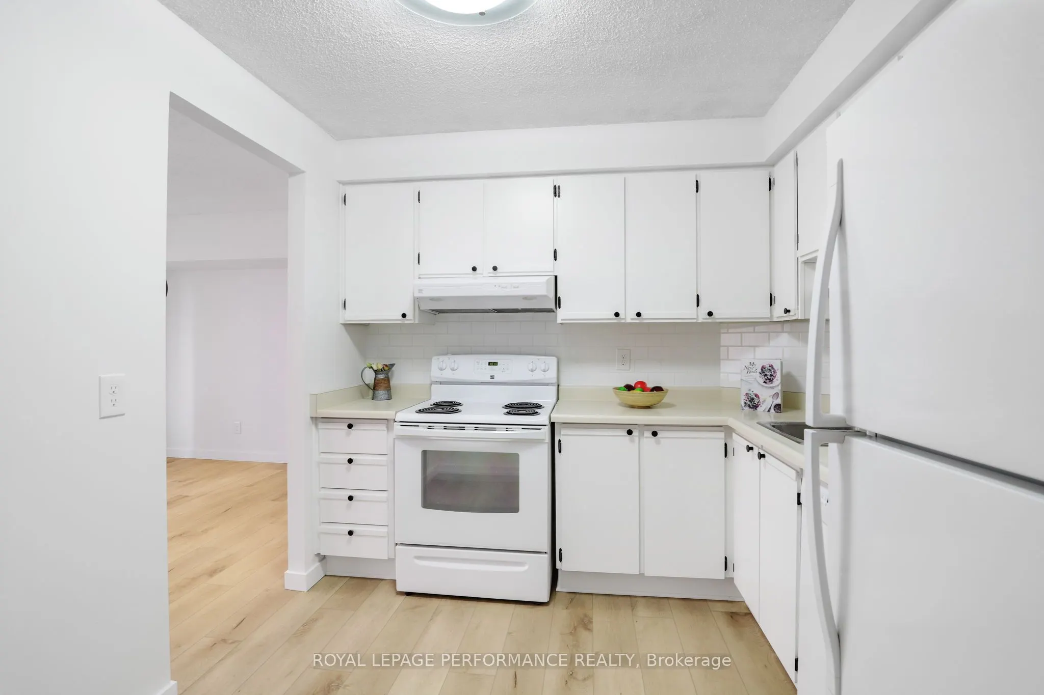470 Laurier Avenue W, #501