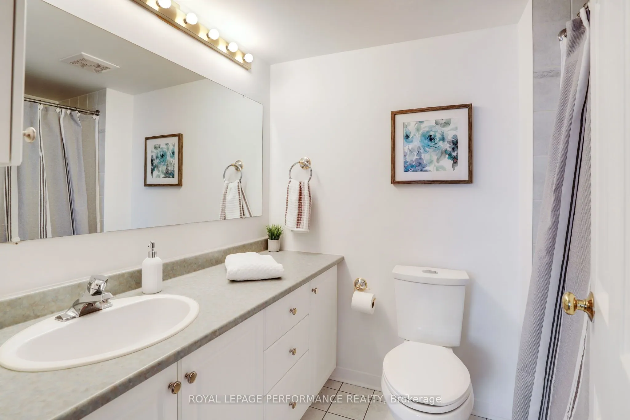 470 Laurier Avenue W, #501