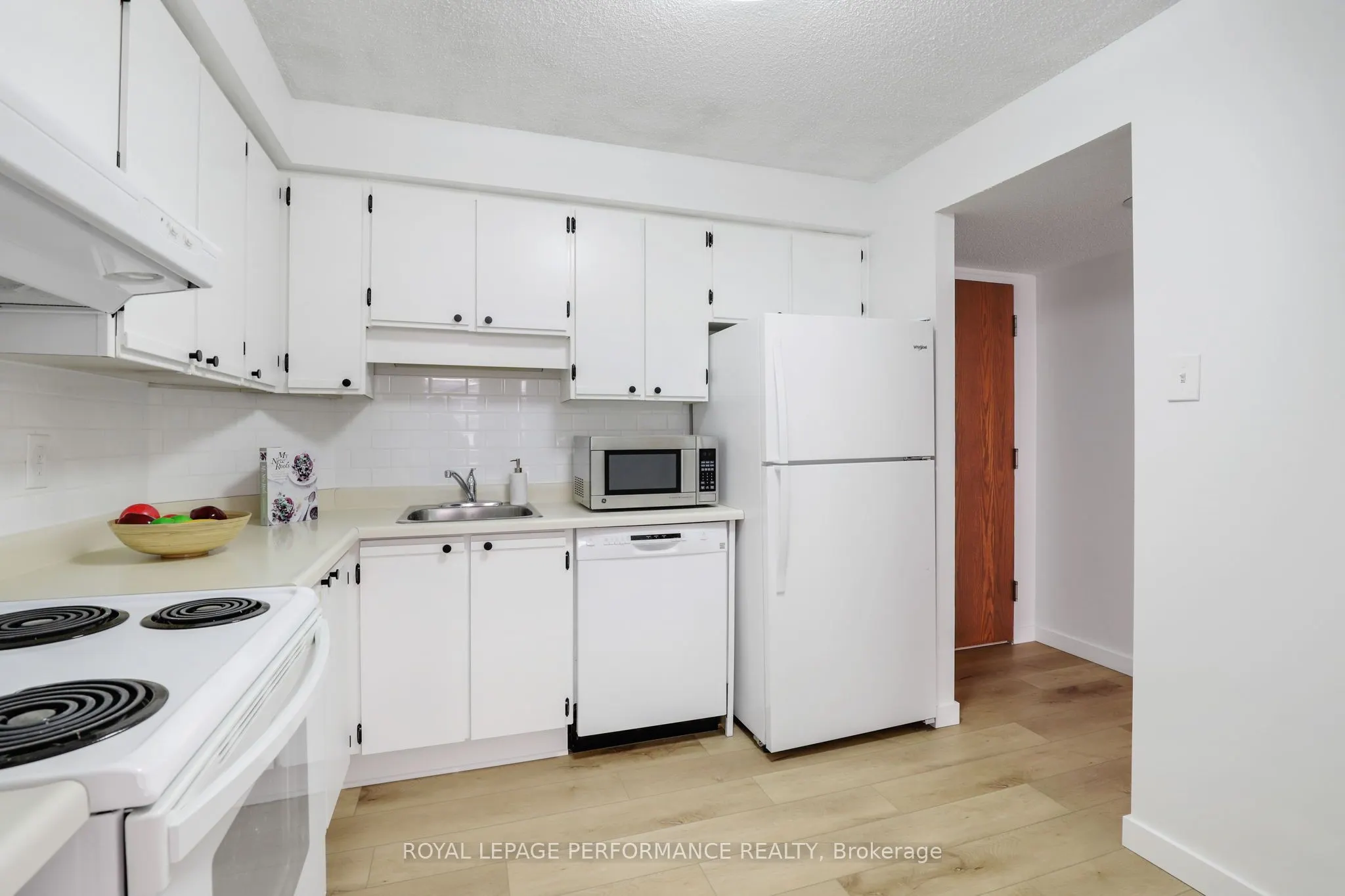 470 Laurier Avenue W, #501