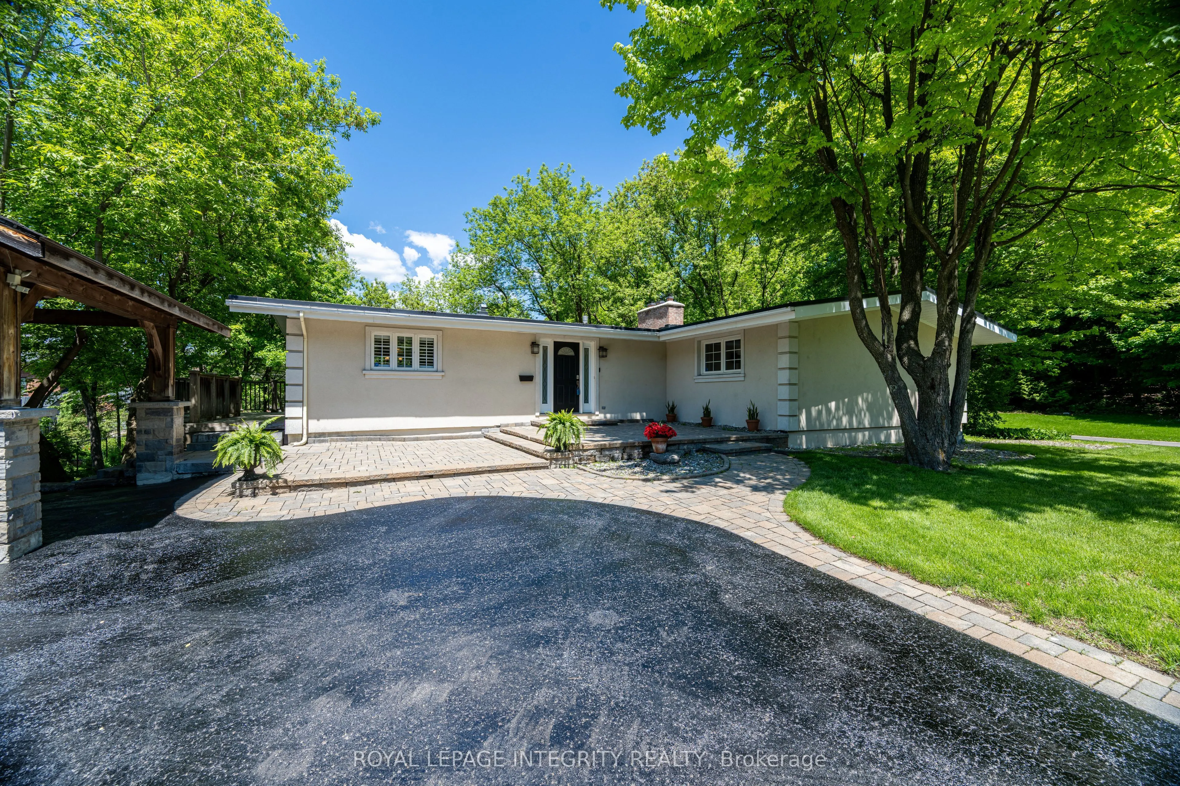 3 Briarcliffe Drive