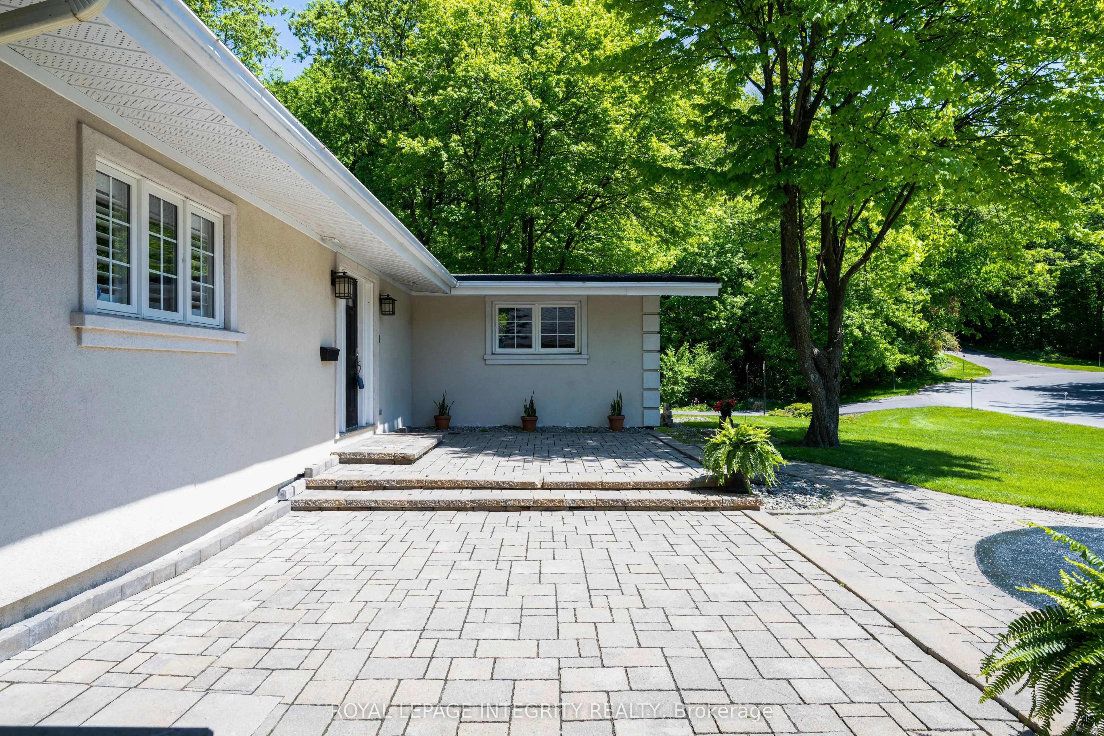 3 Briarcliffe Drive