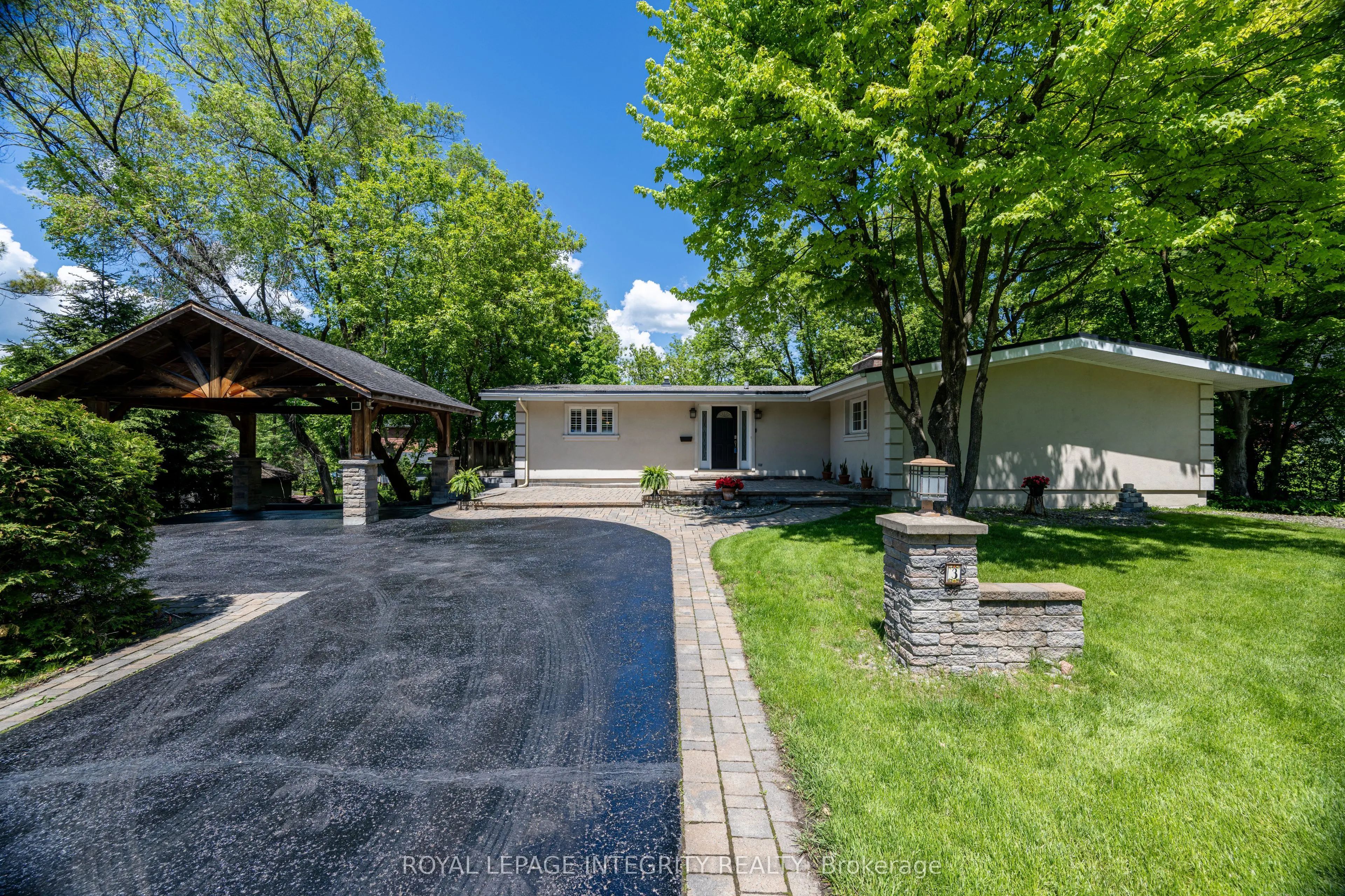 3 Briarcliffe Drive